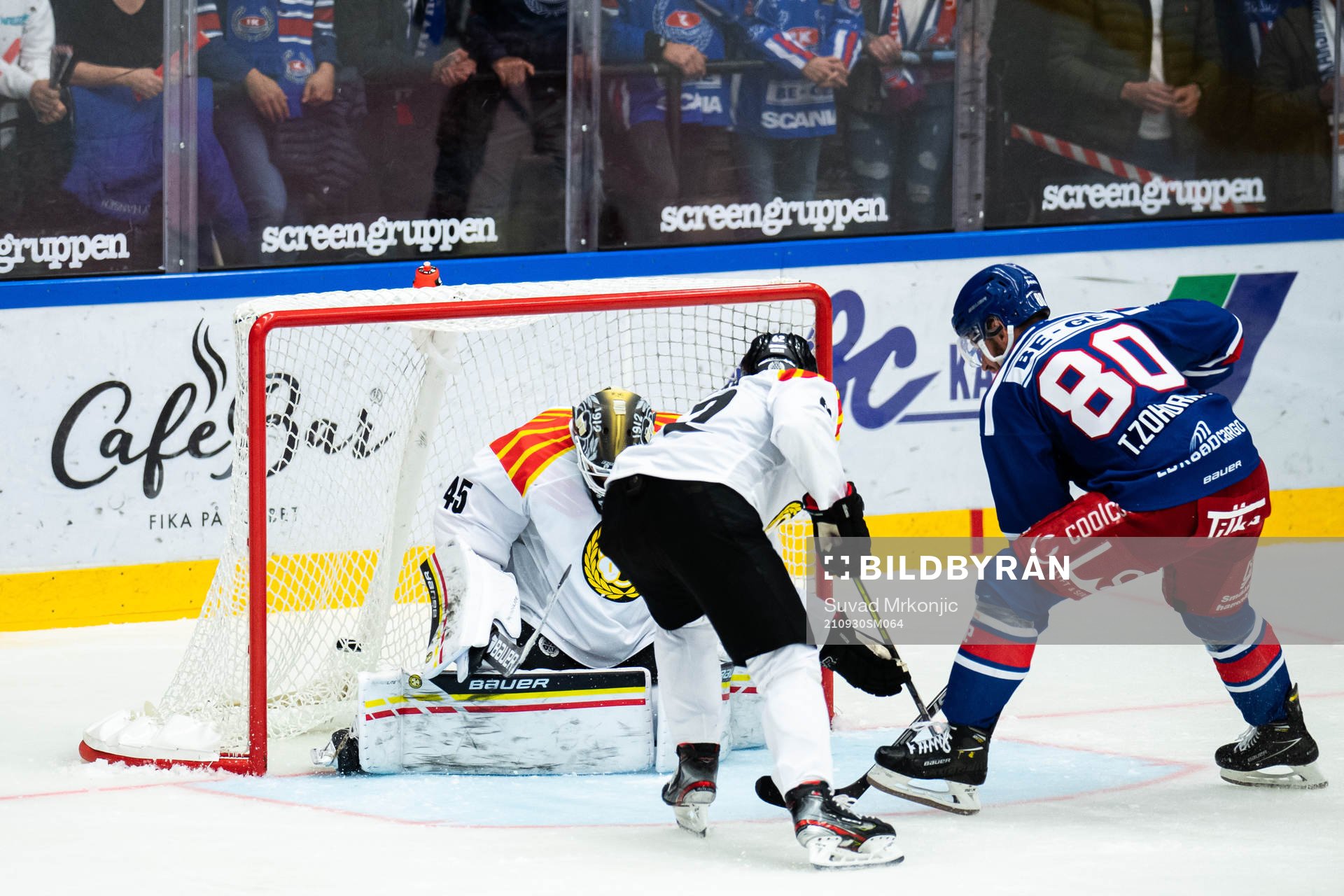 Oskarshamns Tomas Zohorna gör 5-2 bakom Brynäs målvakt