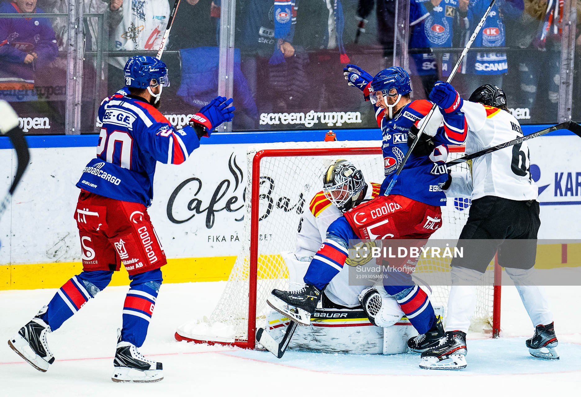 Oskarshamns Tomas Zohorna gör 5-2 bakom Brynäs målvakt