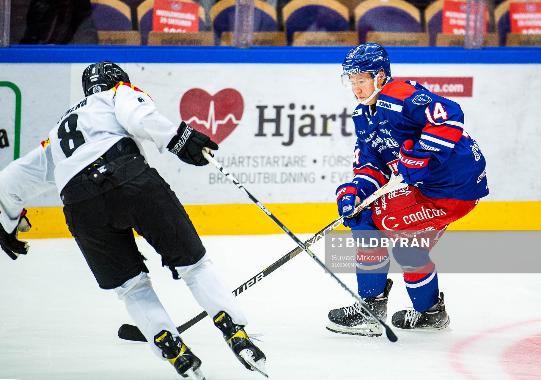 Brynäs John Nyberg och Oskarshamns Mikael Øby - Olsen