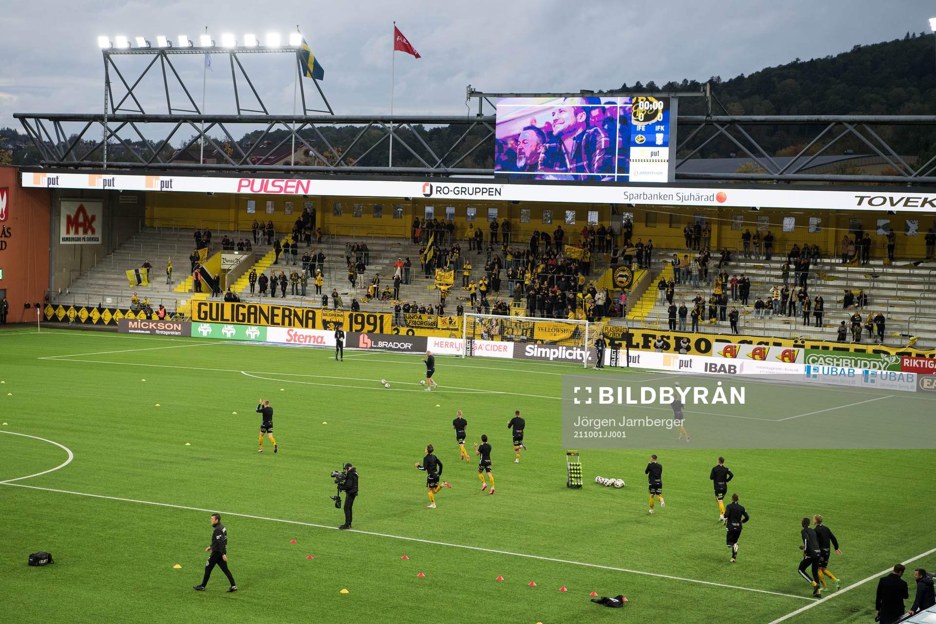 Elfsborgs spelare kommer in på arenan