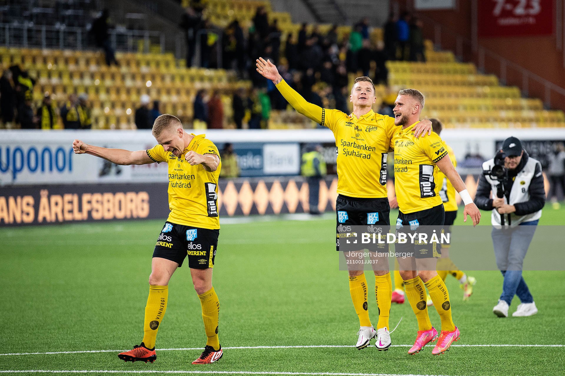 Elfsborgs Per Frick, Samuel Holmén och Simon Strand jublar