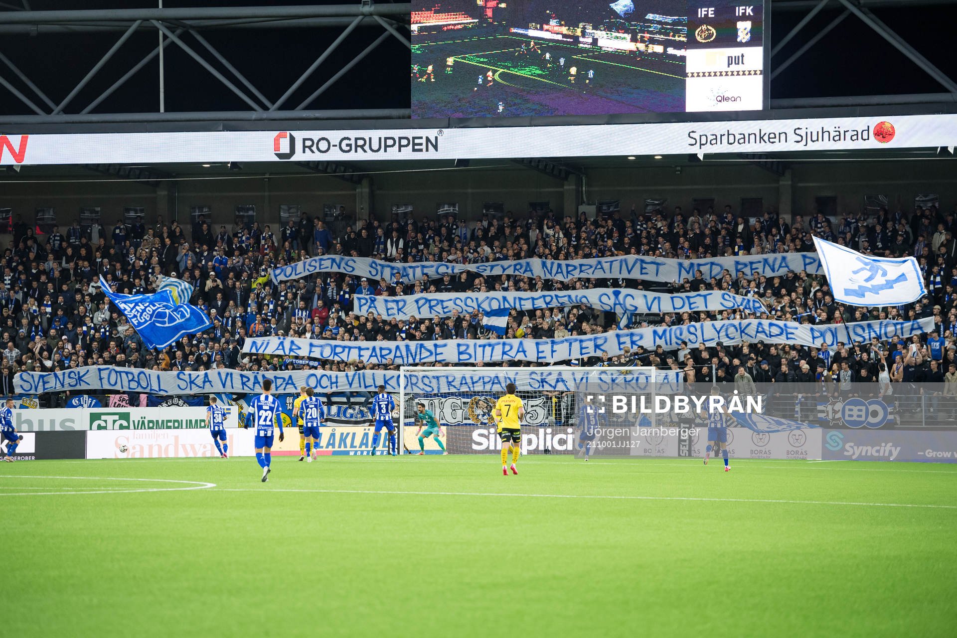 IFK Göteborgs supportrar med banderoller