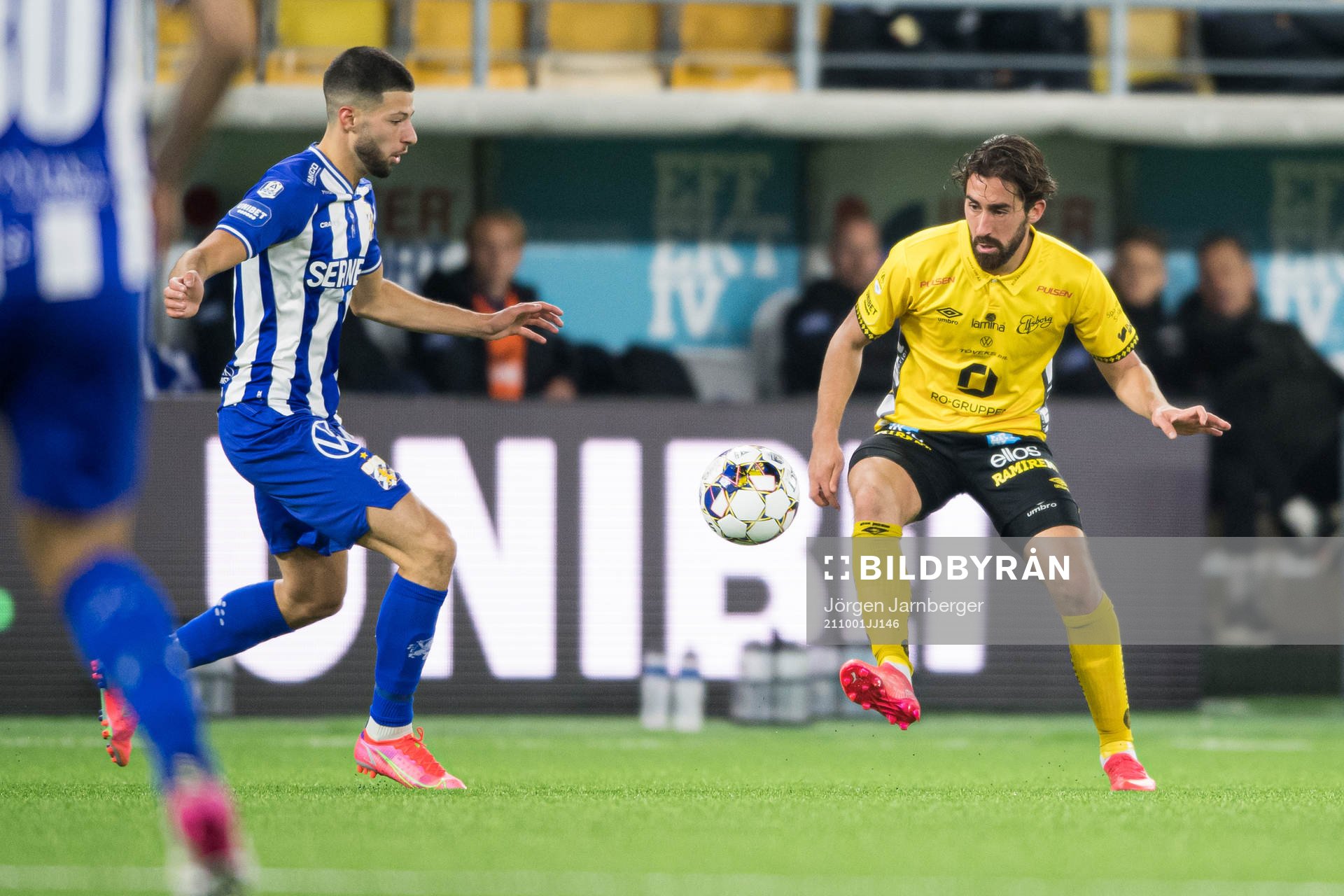 Elfsborgs Frederik Holst och IFK Göteborgs Kevin Yakob