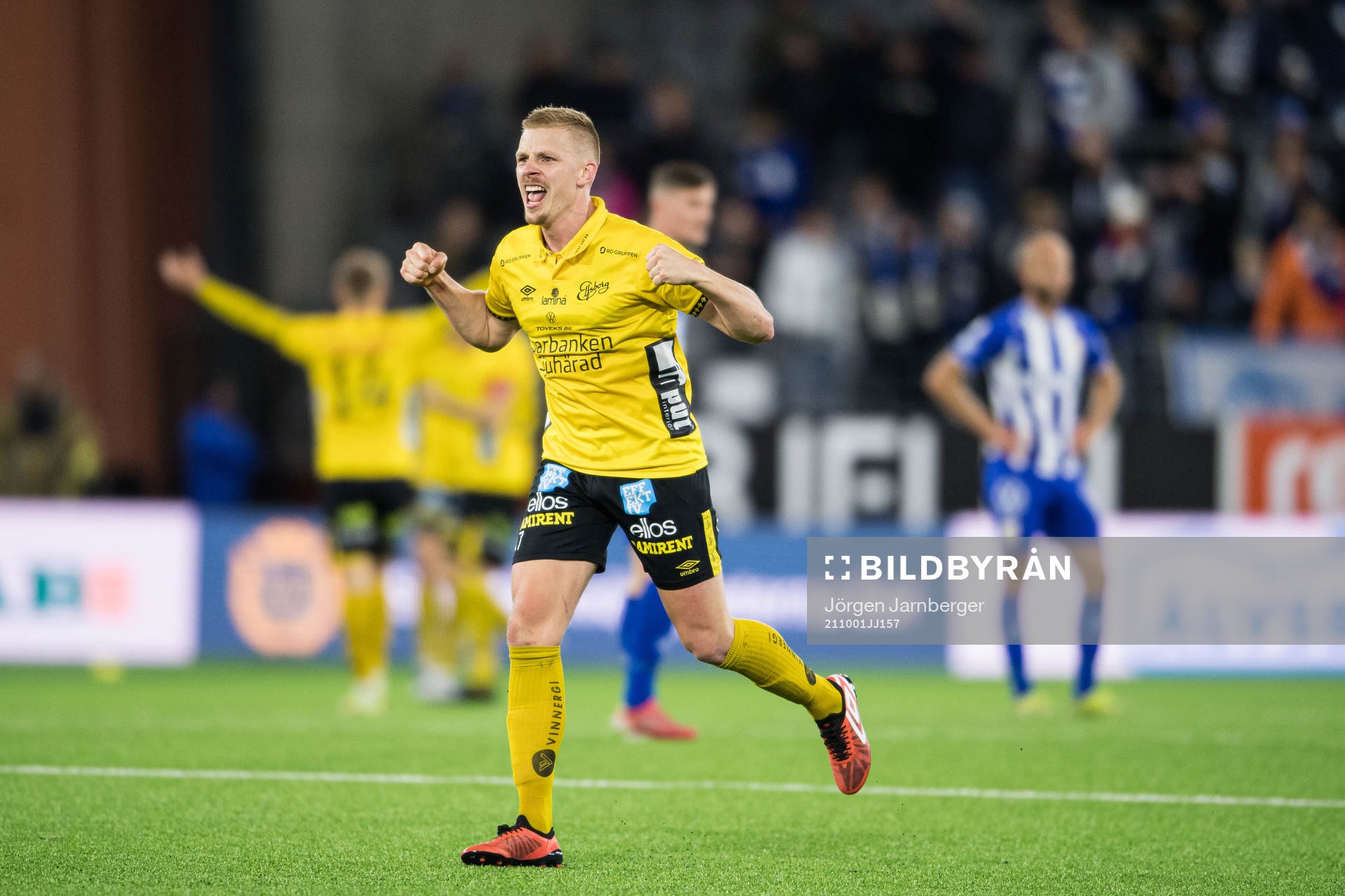 Elfsborgs Per Frick jublar efter fotbollsmatchen i Allsvenskan mellan Elfsborg och IFK Göteborg den 1 oktober 2021 i Borås. 