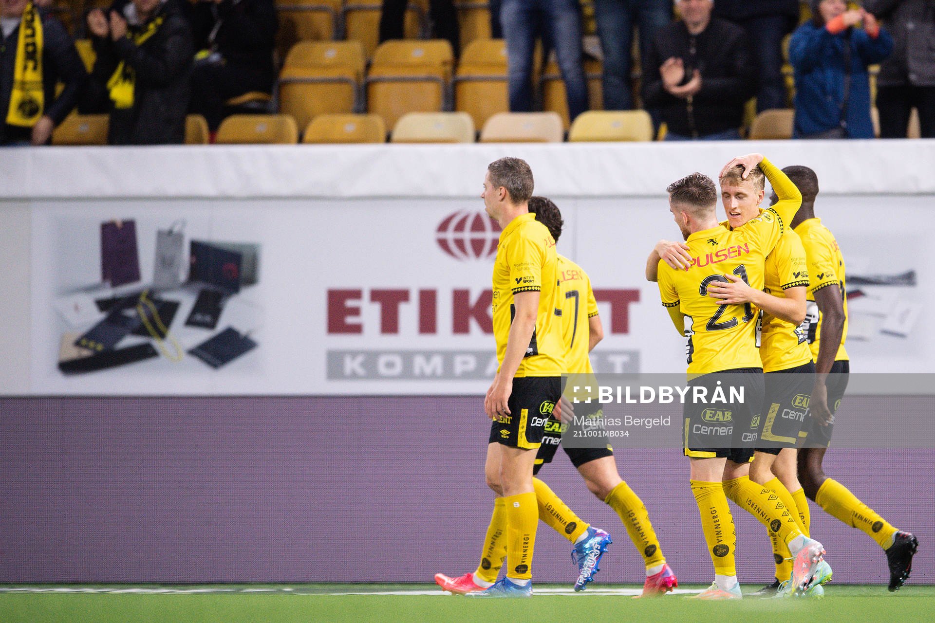 Elfsborgs Rasmus Alm jublar med Jeppe Møldrup Okkels
