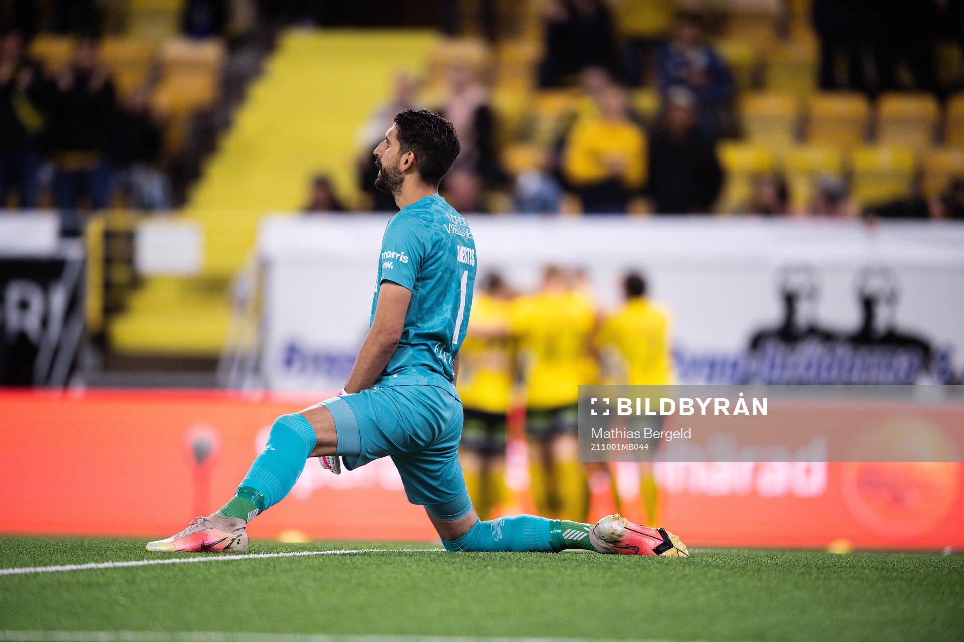 IFK Göteborgs målvakt Giannis Anestis deppar