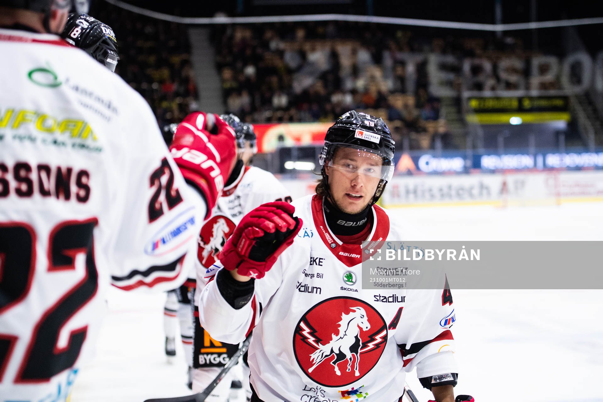 Vita Hästens Filip Cruseman jublar
