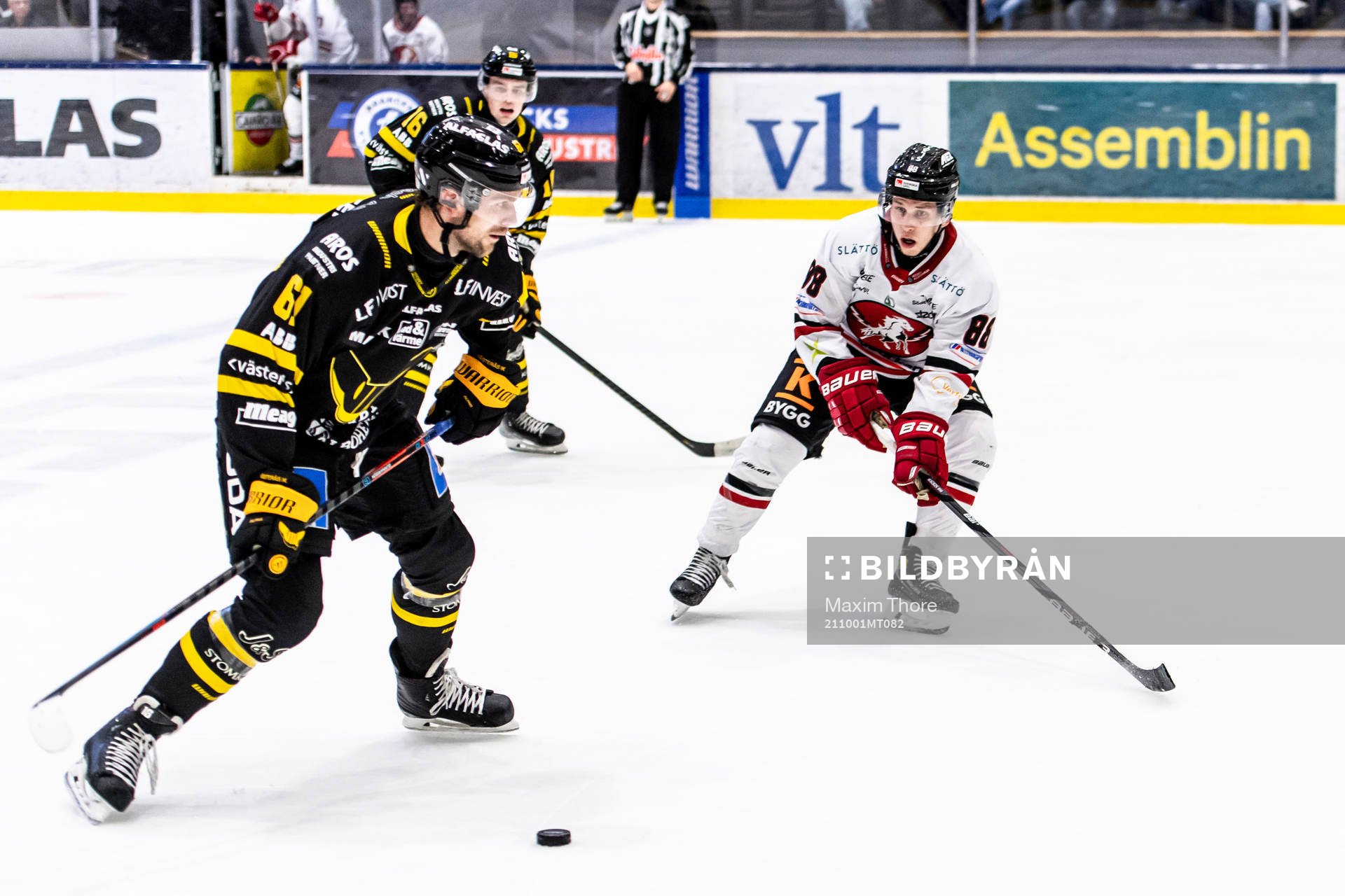 Västerås Daniel Gunnarsson och Vita Hästens Corey Mackin