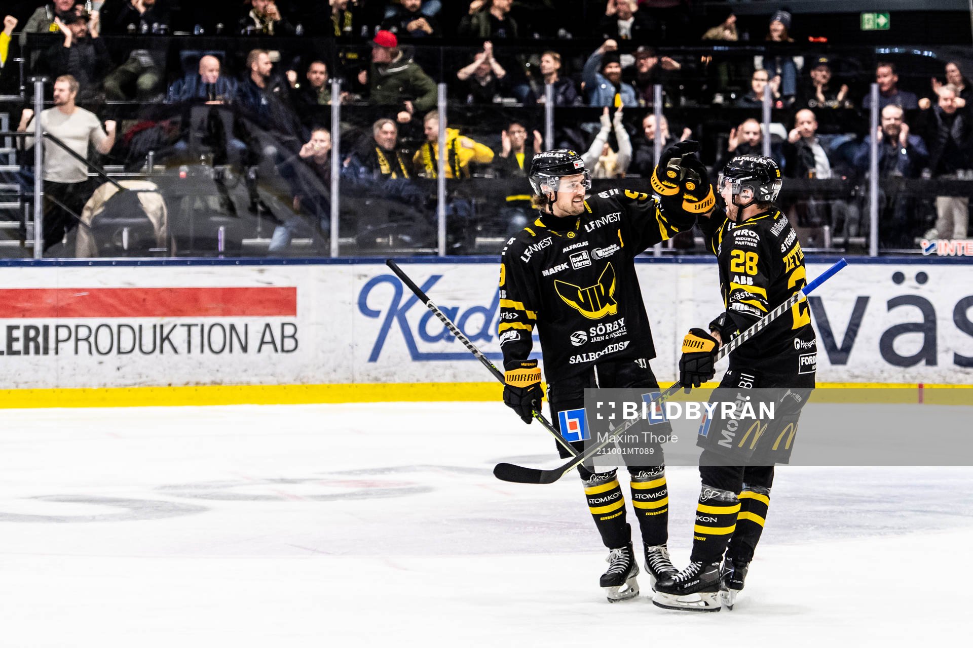 Västerås Mikael Frycklund och Lukas Zetterberg jublar