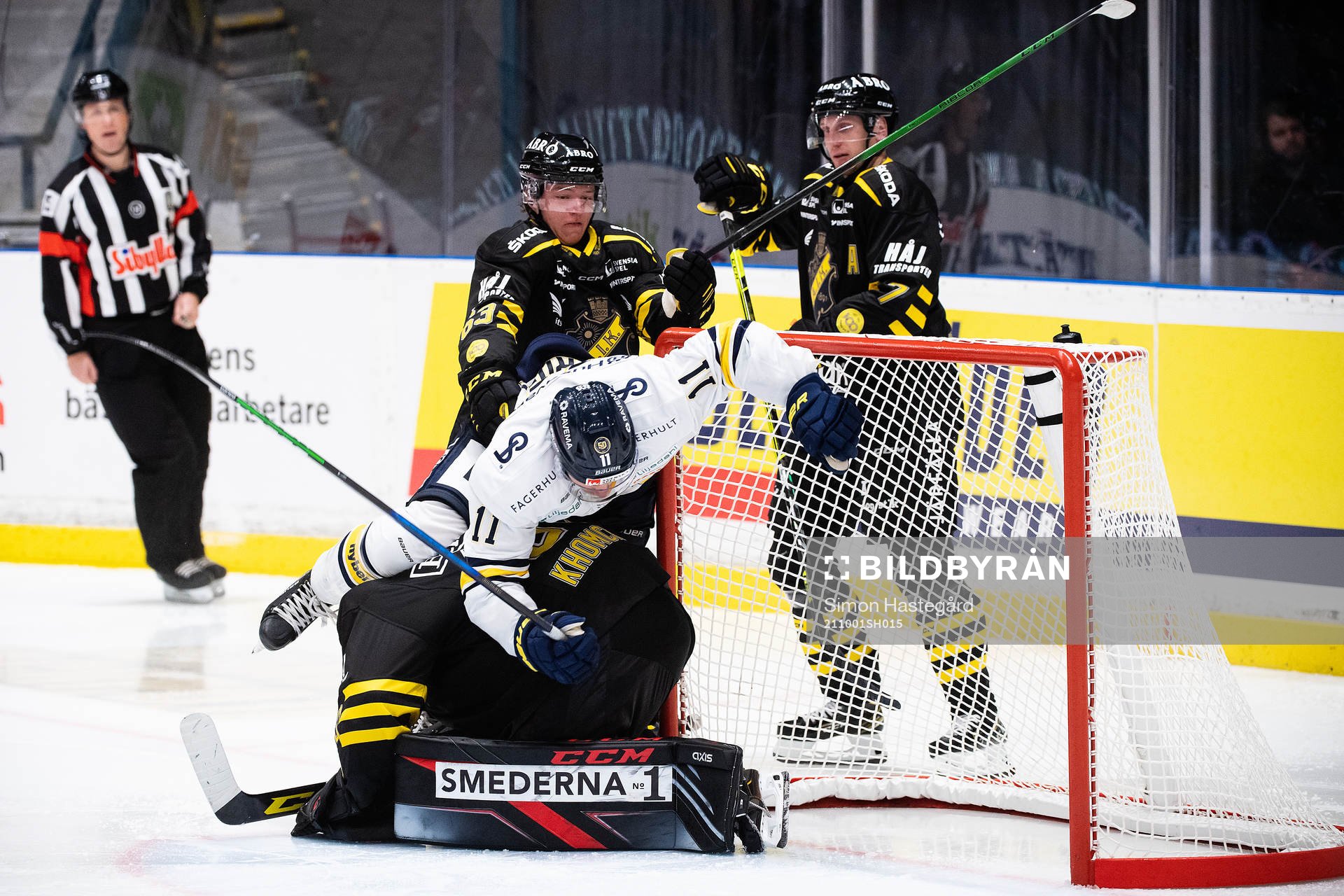 s Anton Holm och HV71:s Simon Önerud