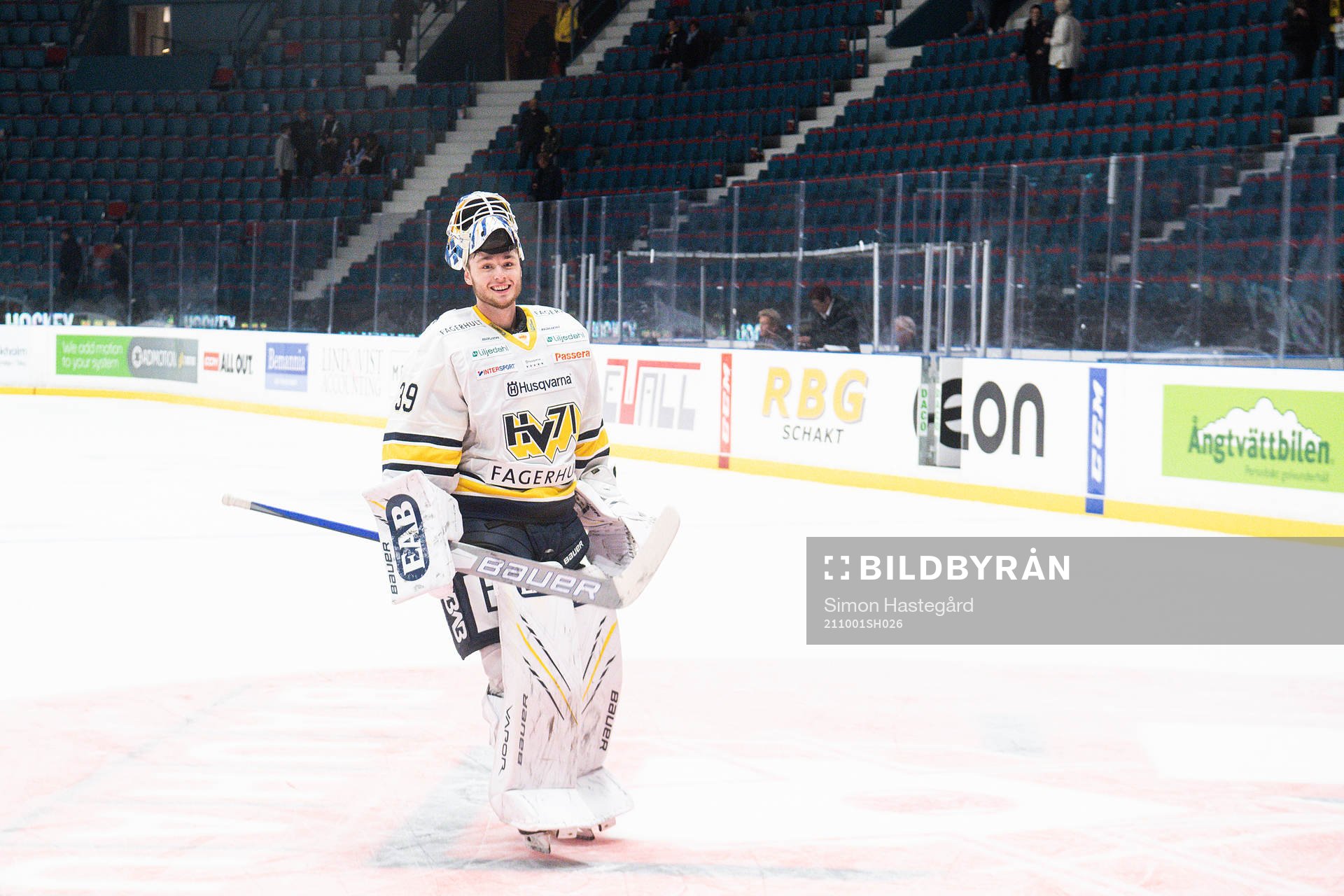 s målvakt Filip Larsson  jublar