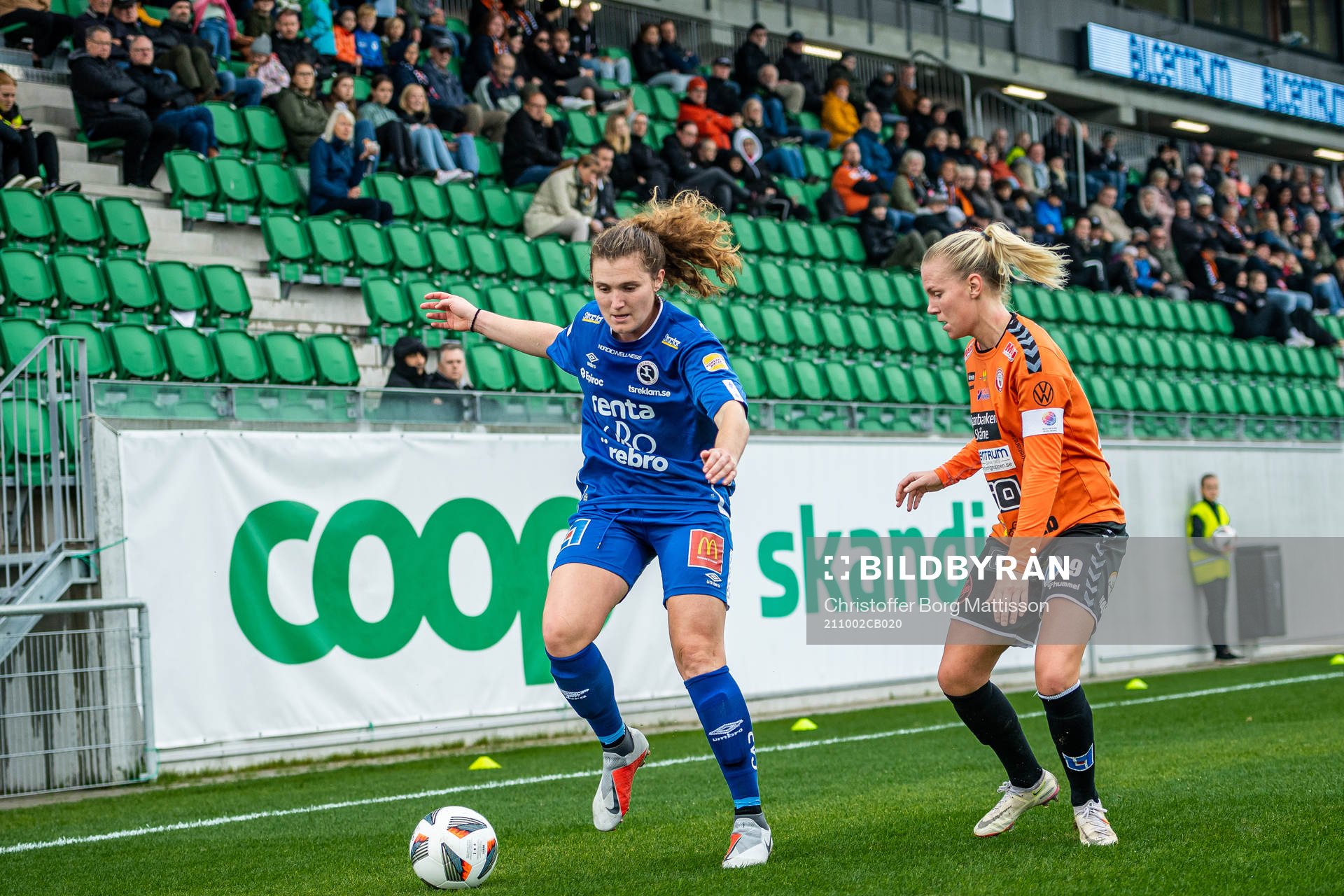 Örebros Jessie Scarpa och Kristianstads Josefine Rybrink