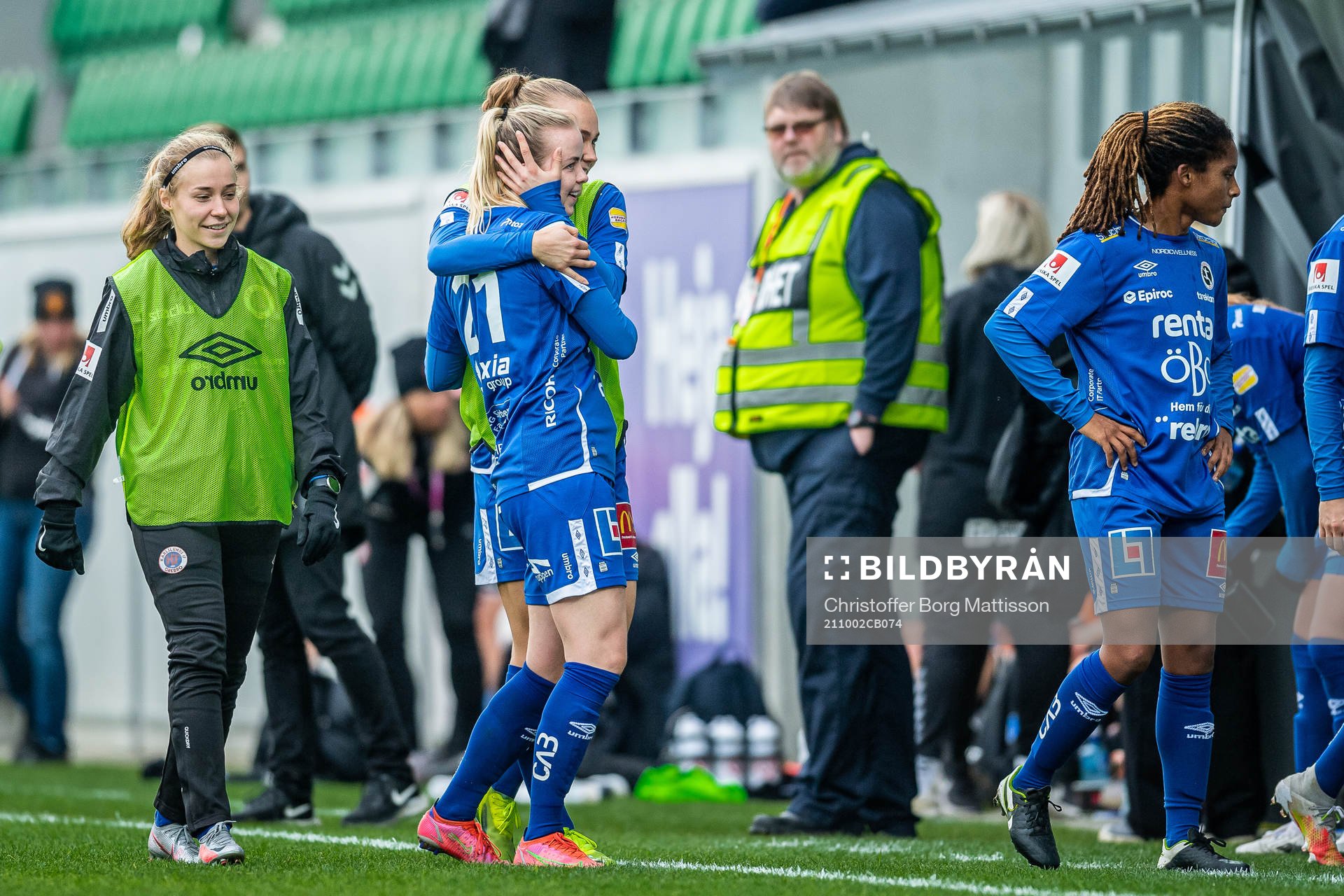 Örebros spelare jublar