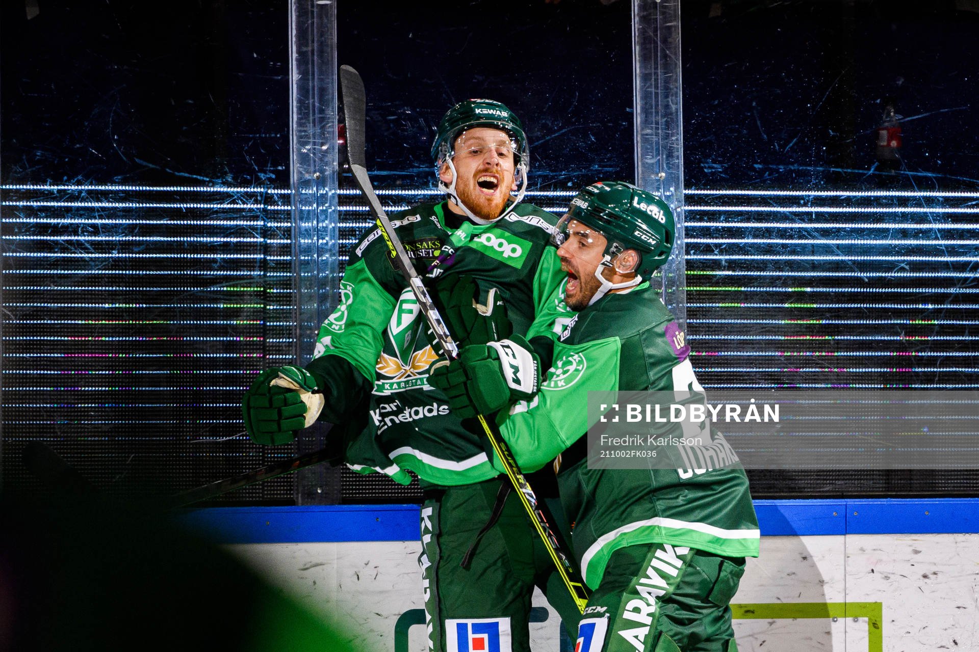 Färjestads Pontus Widerström och Martin Johansson jublar