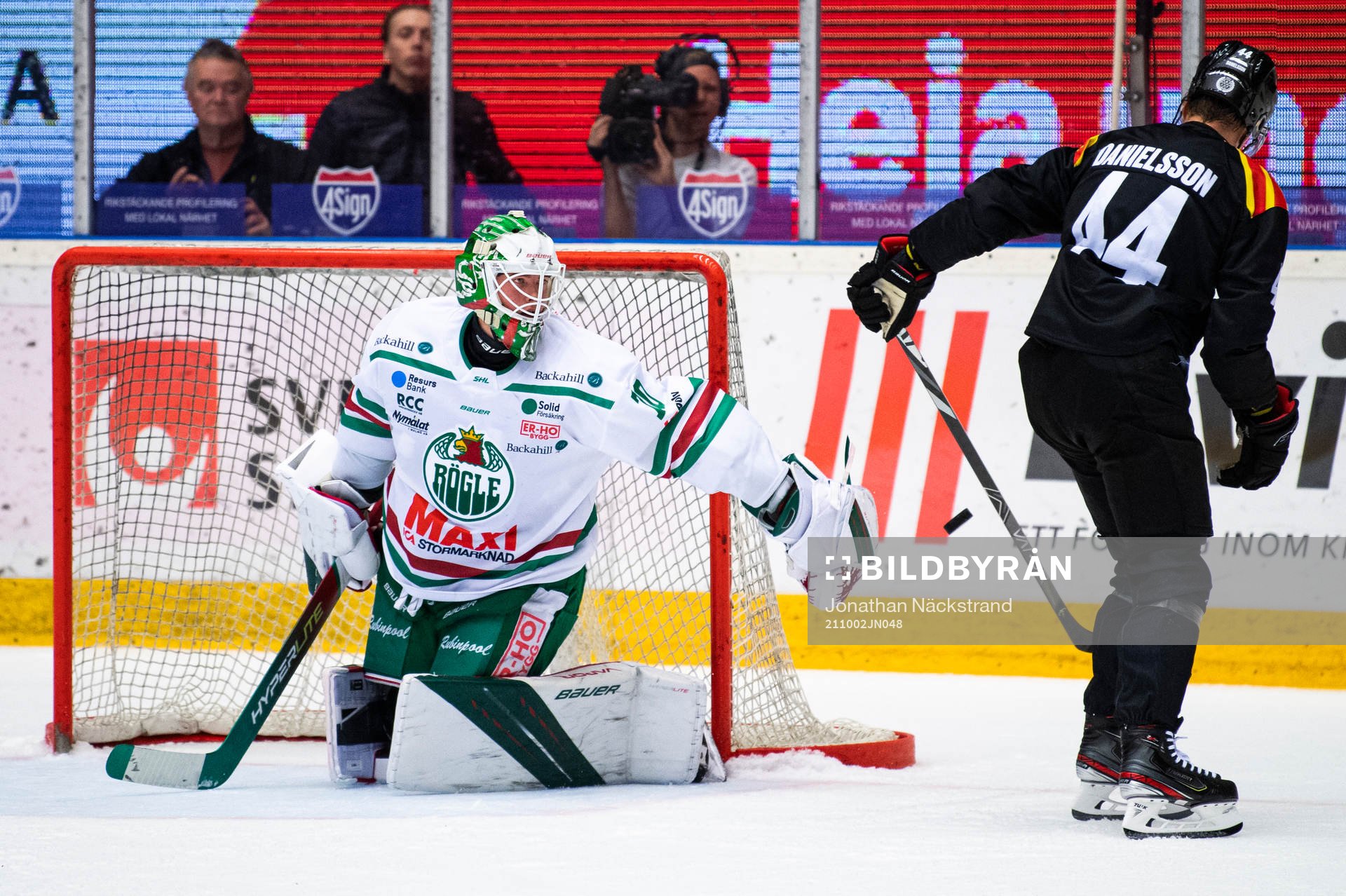 Rögles målvakt Calle Clang räddar straff från Brynäs