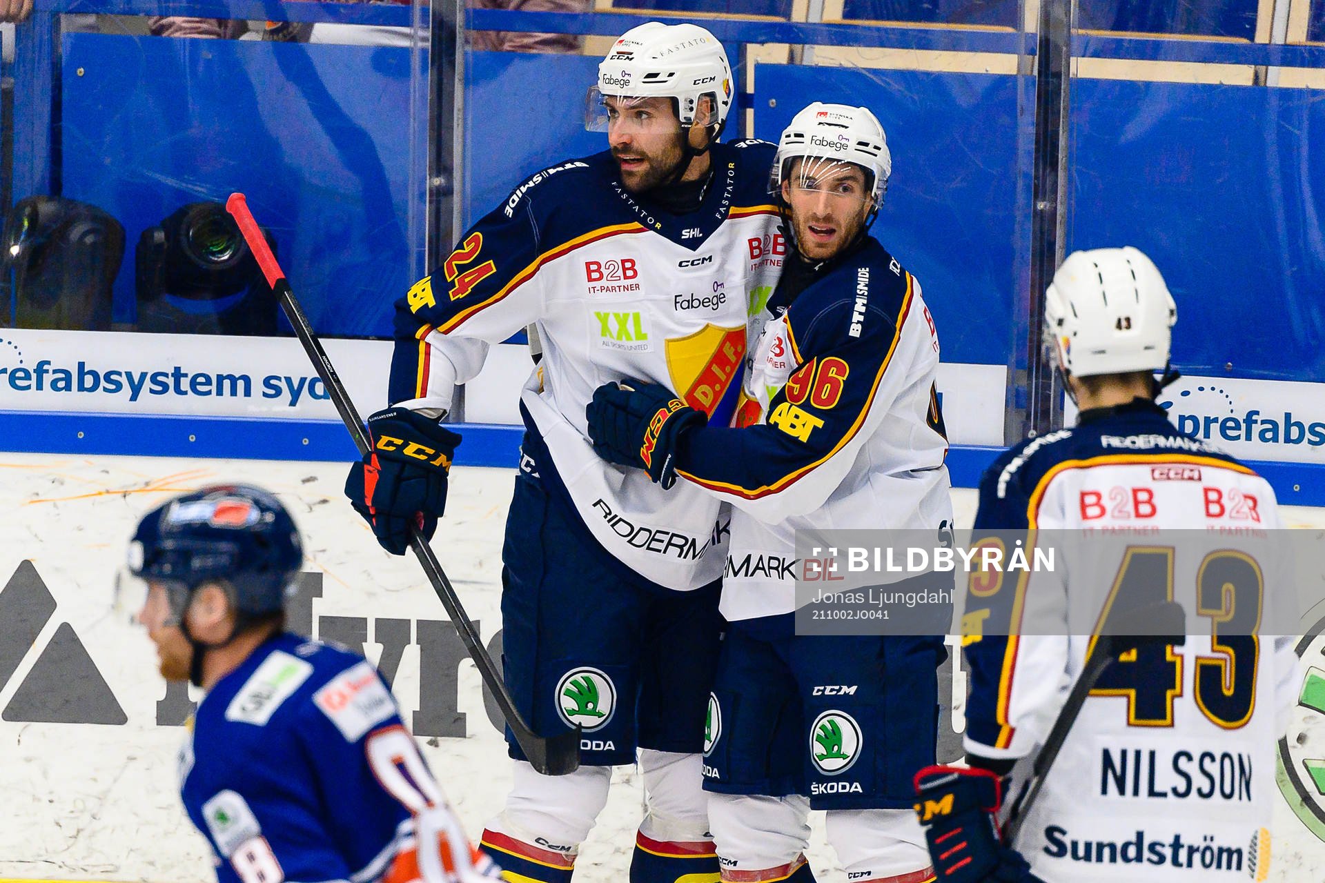 Djurgårdens Ludvig Rensfeldt och Matthew Lorito jublar
