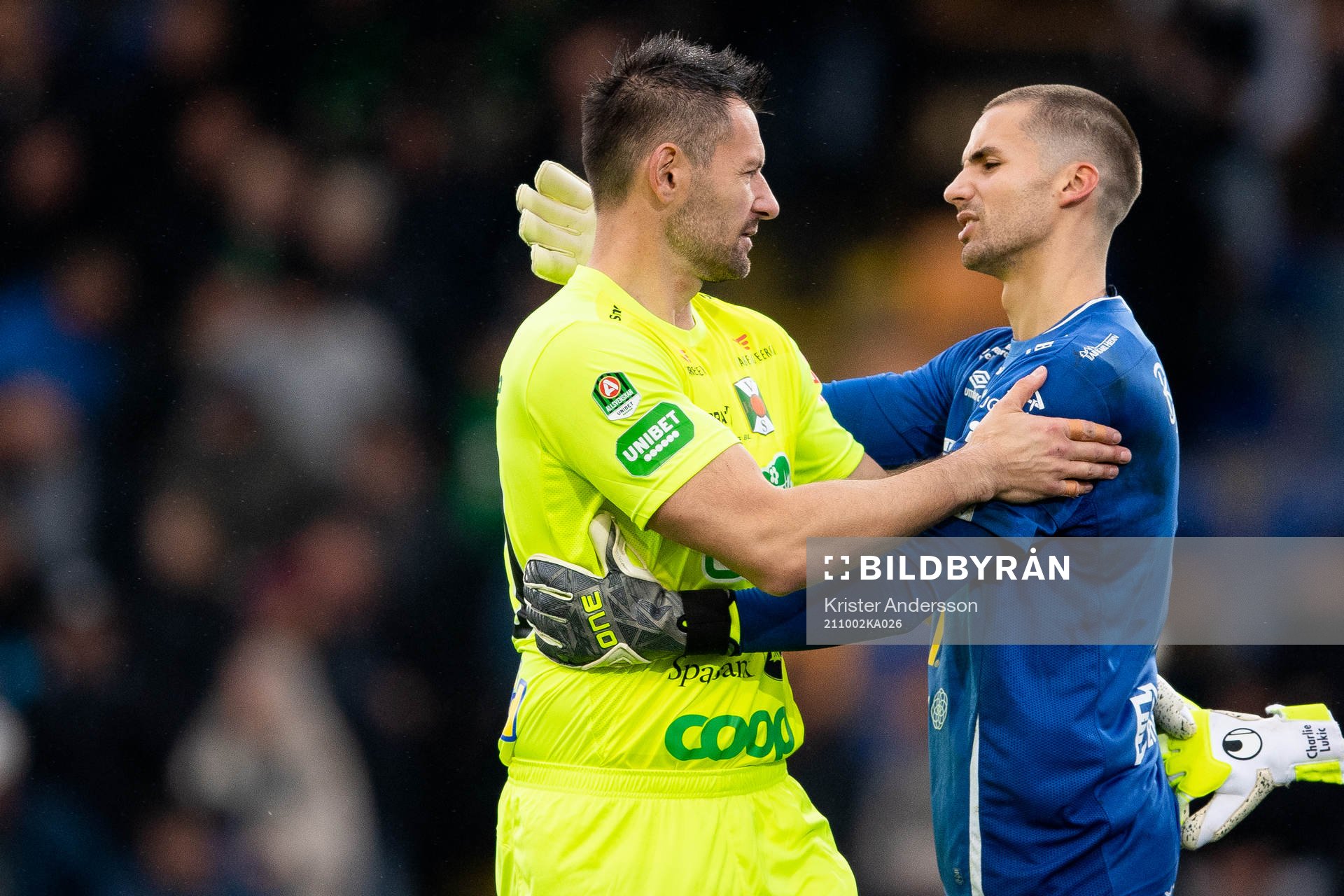 Varbergs målvakt Stojan Lukic och Degerfors målvakt Alfie