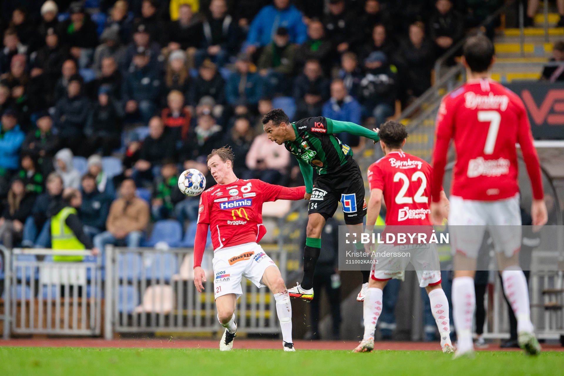 Degerfors Adam Carlén och Varbergs Ryan Moon