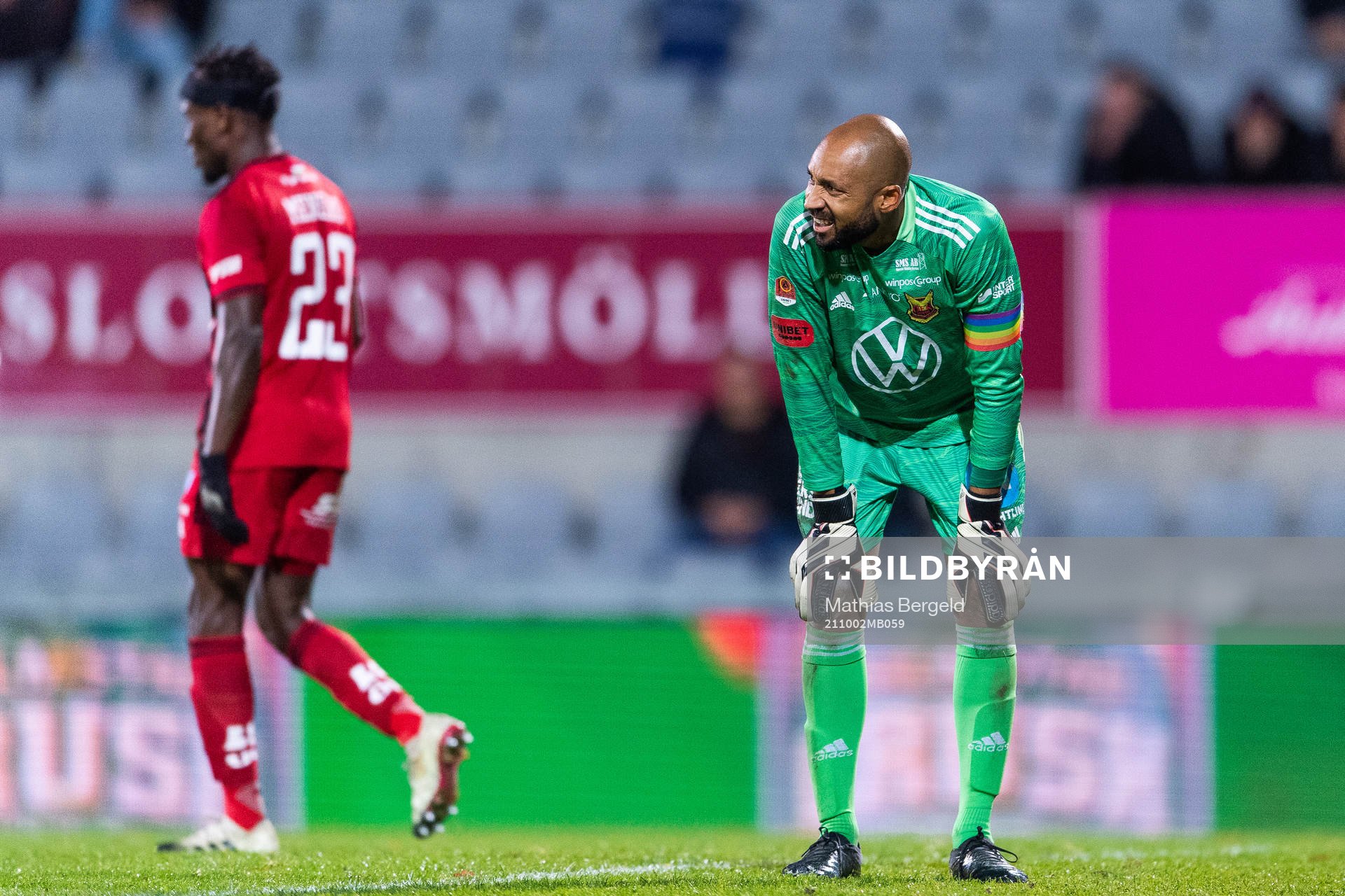Östersunds målvakt Aly Keita deppar