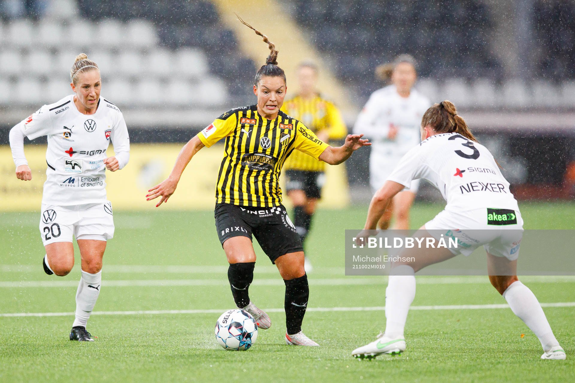 Rosengårds Stefanie Sanders och Häckens Johanna Rytting