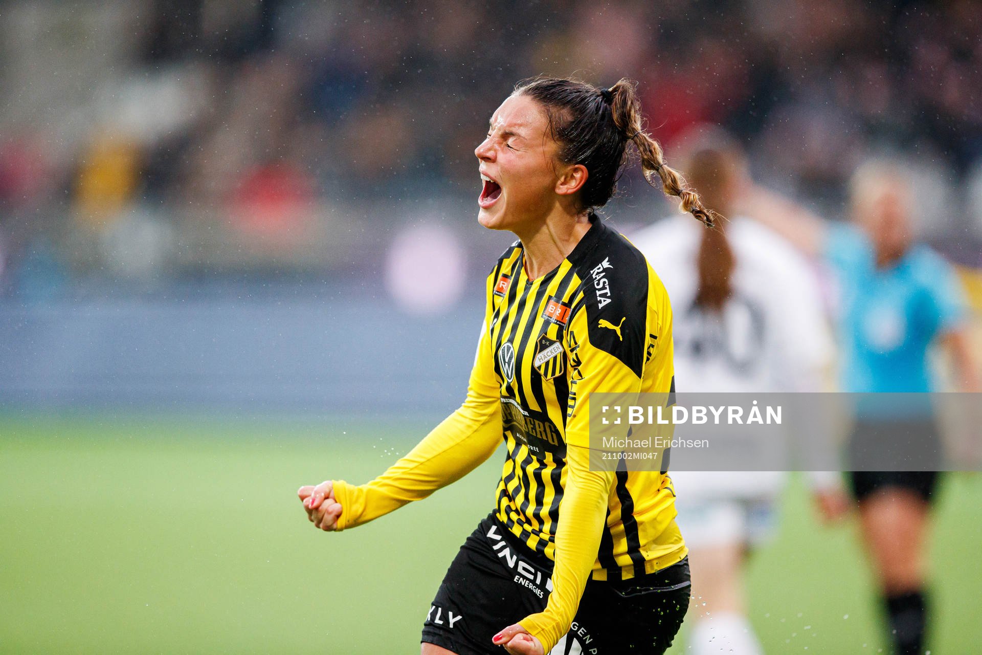 Häckens Johanna Rytting Kaneryd jublar efter 2-0 under fotbollsmatchen i Damallsvenskan mellan Häcken och FC Rosengård den 2 oktober 2021 i Göteborg.