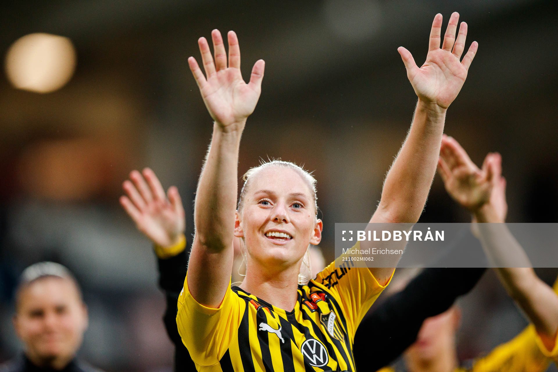 Häckens Stina Blackstenius jublar efter fotbollsmatchen i Damallsvenskan mellan Häcken och FC Rosengård den 2 oktober 2021 i Göteborg.