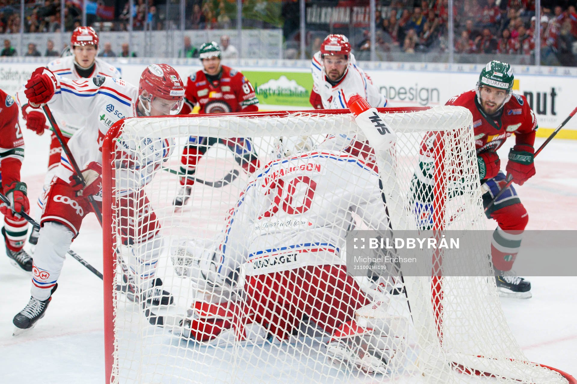 Frölundas Michael Spacek gör 3-1 bakom Timrås målvakt