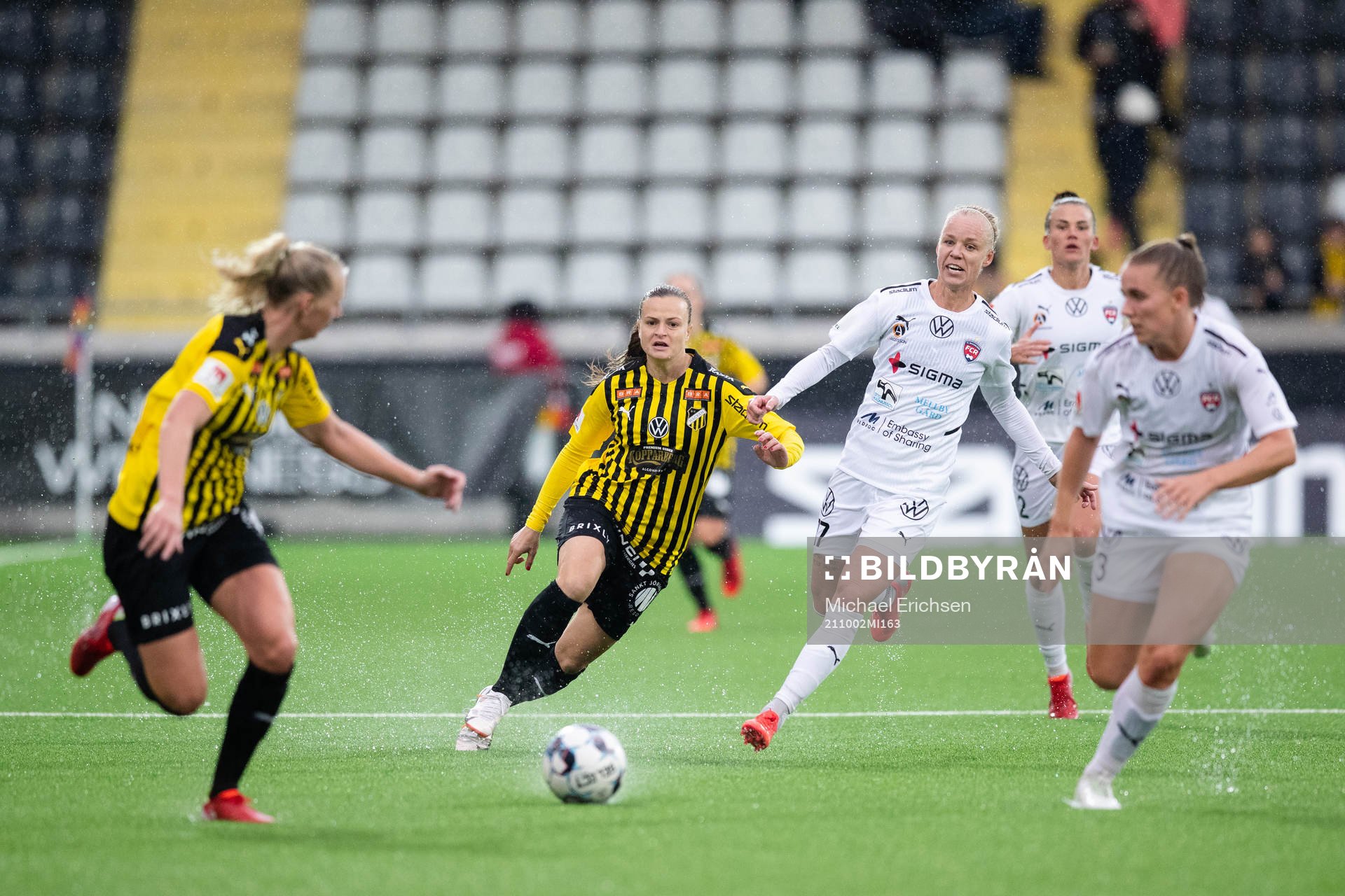 Häckens Milica Mijatovic och Rosengårds Caroline Seger