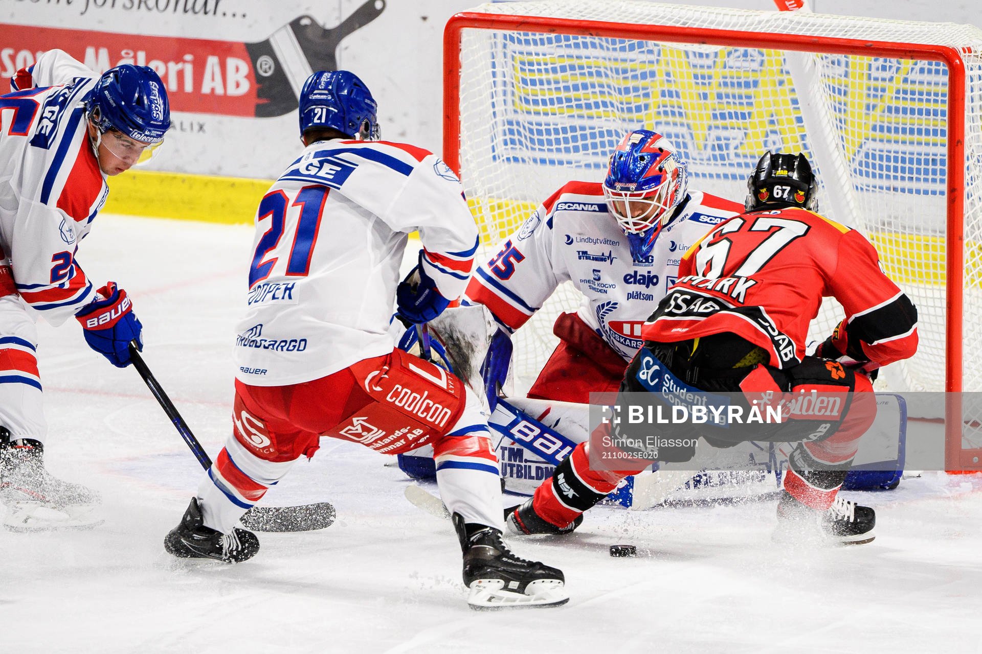 Oskarshamns målvakt Joe Cannata och Luleås Linus Omark