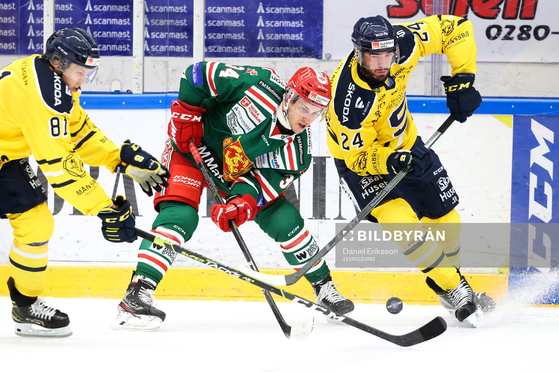 Södertäljes Emil Aronsson och Jacob Dahlström förvarar