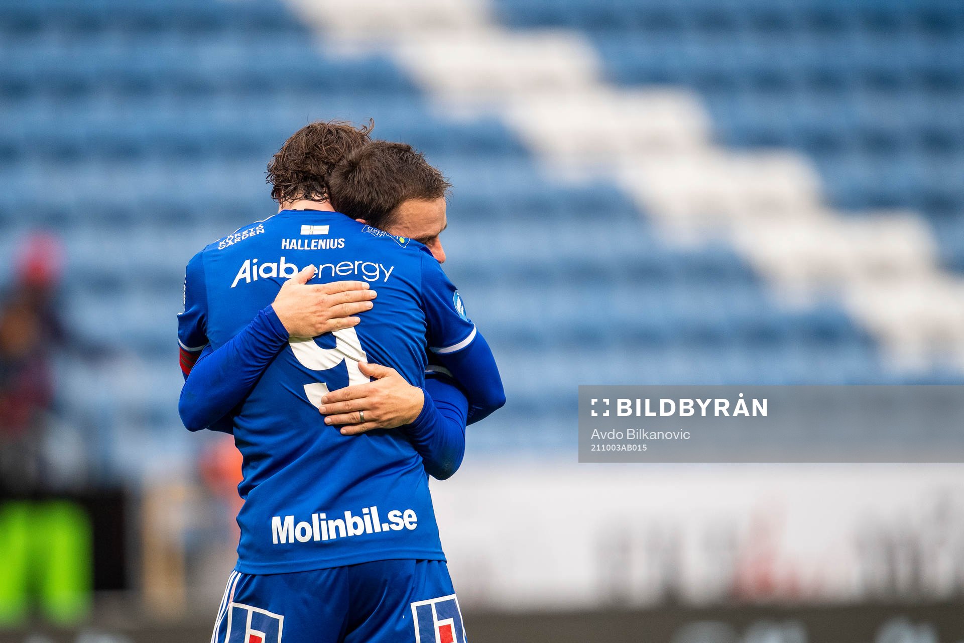 Sundsvalls Pontus Silfwer och Erik Andersson jublar