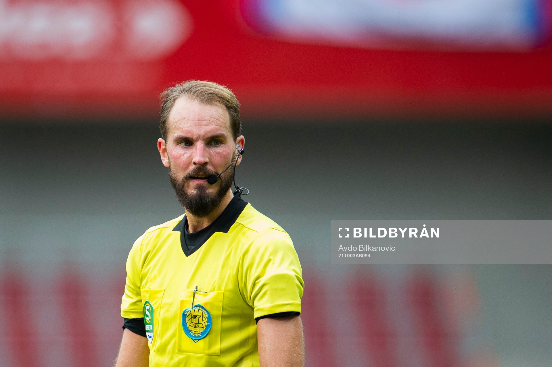 Domare Andreas Dufva-Johanson under fotbollsmatchen i Superettan mellan Helsingborg och GIF Sundsvall den 3 oktober 2021 i Helsingborg.