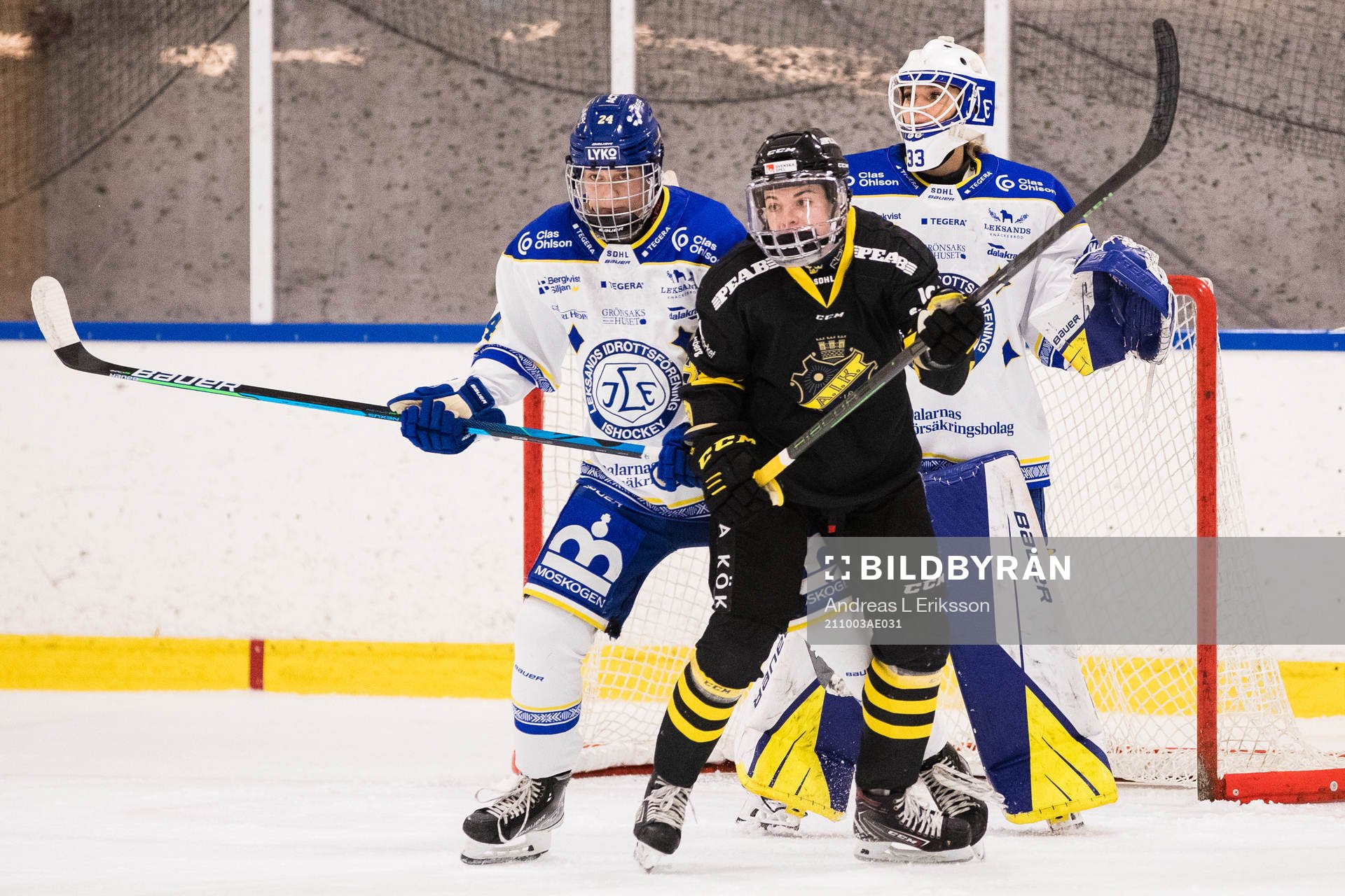 Leksands Ida Karlsson och målvakt Amanda Johansson