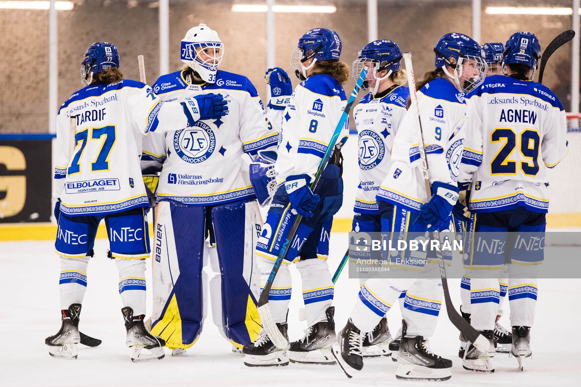 Leksands Celine Tardif, målvakt Amanda Johansson och Ella
