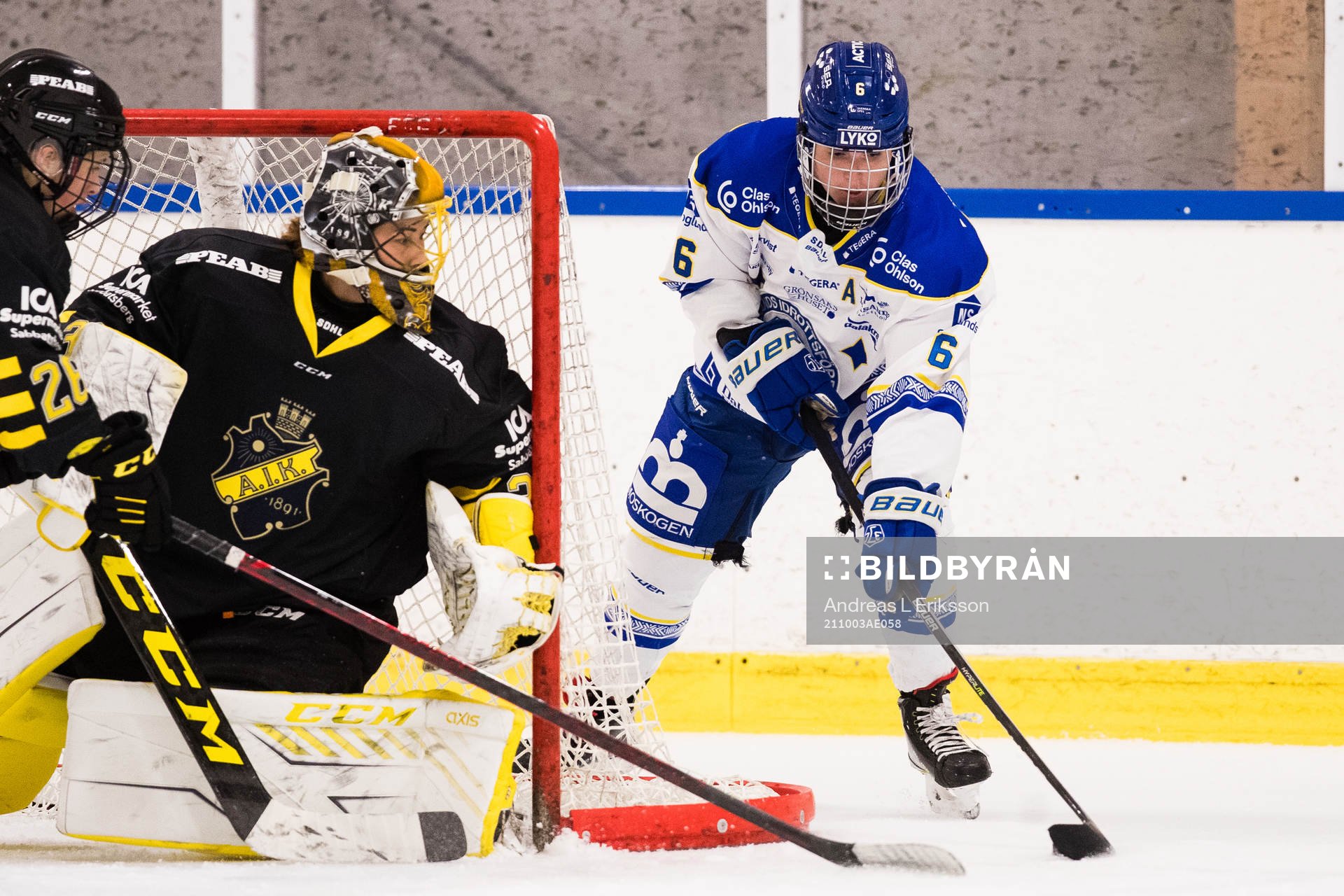 s målvakt Minatsu Muraseoch Leksands Gracen Hirschey