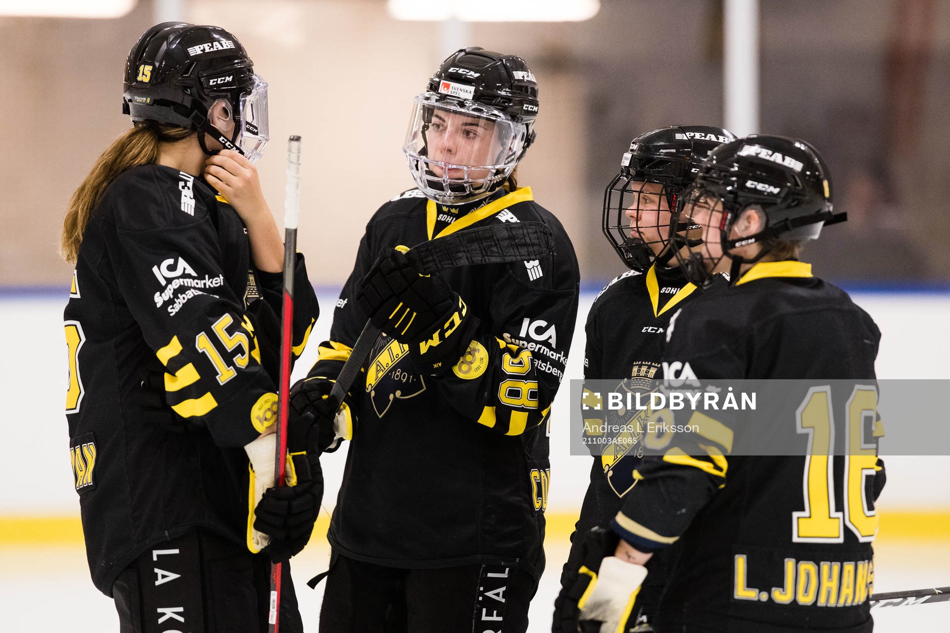 s Lindsey Donovan, Sarah-Eve Coutu-Godbout, Linnea Hedin