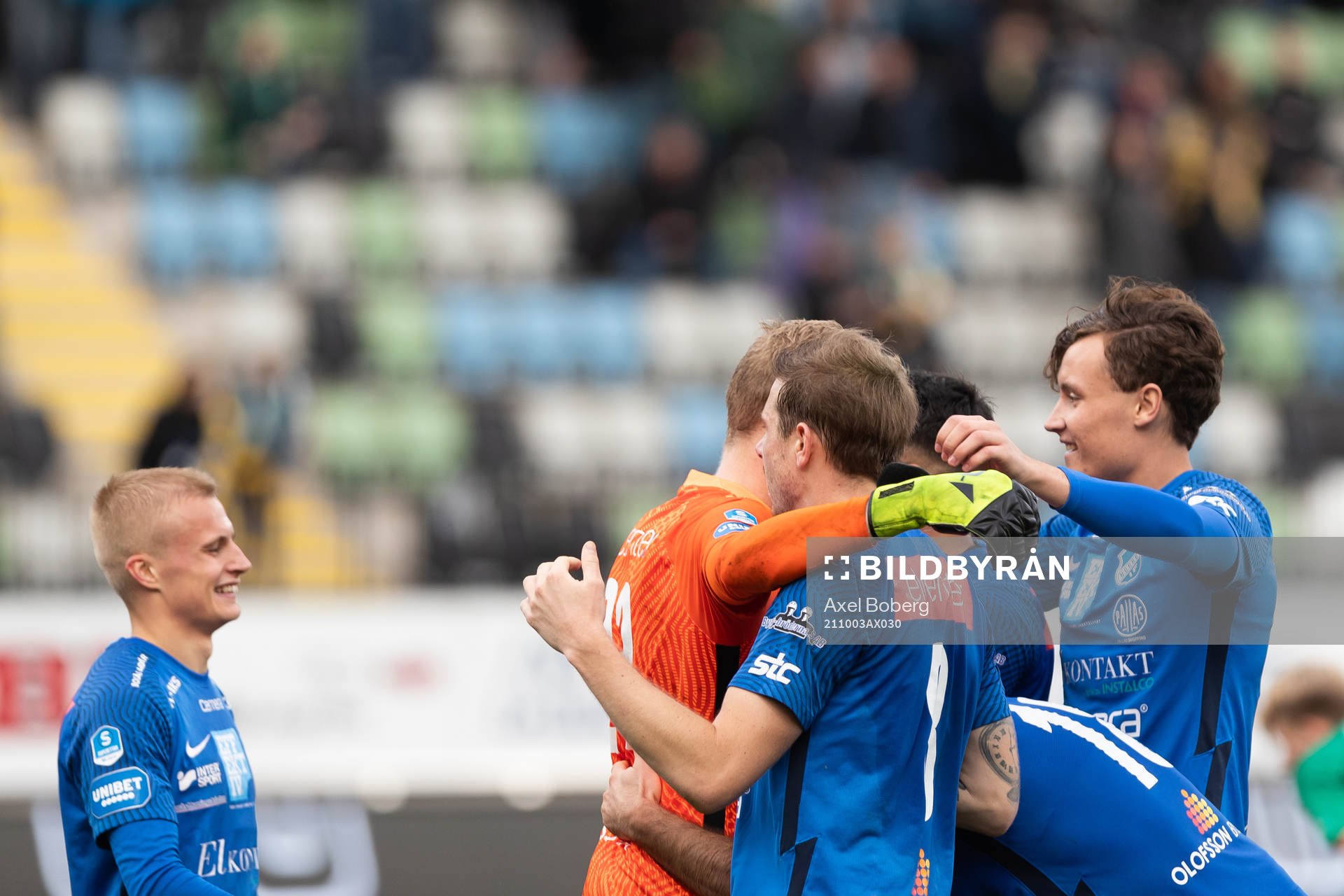 Norrbys målvakt Anton Cajtoft och Nicklas Savolainen