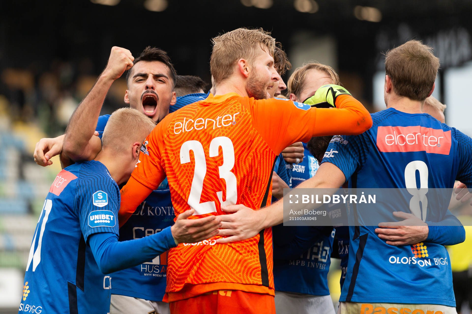 Spelare ur Norrby jublar