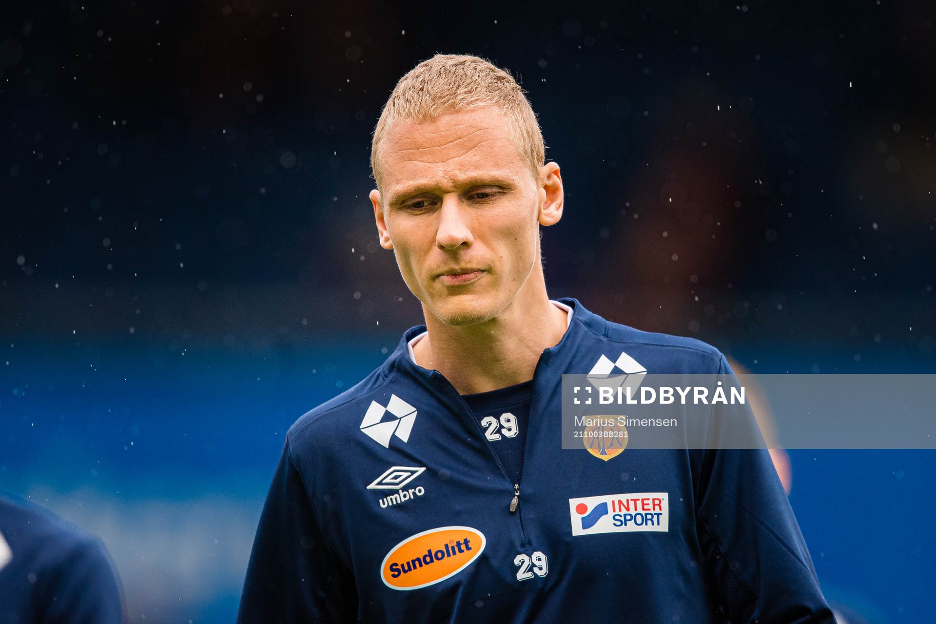 Kristoffer Ramos Barmen of Aalesund warms up