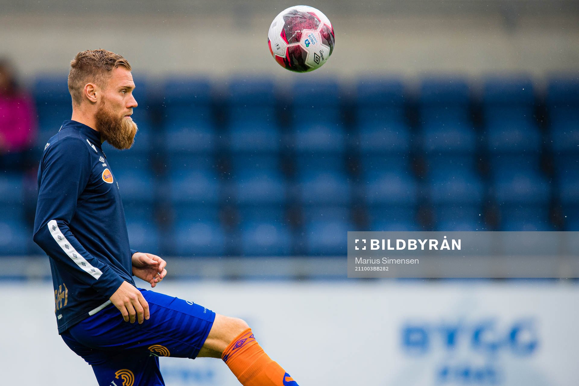 David Thomas Fällman of Aalesund warms up