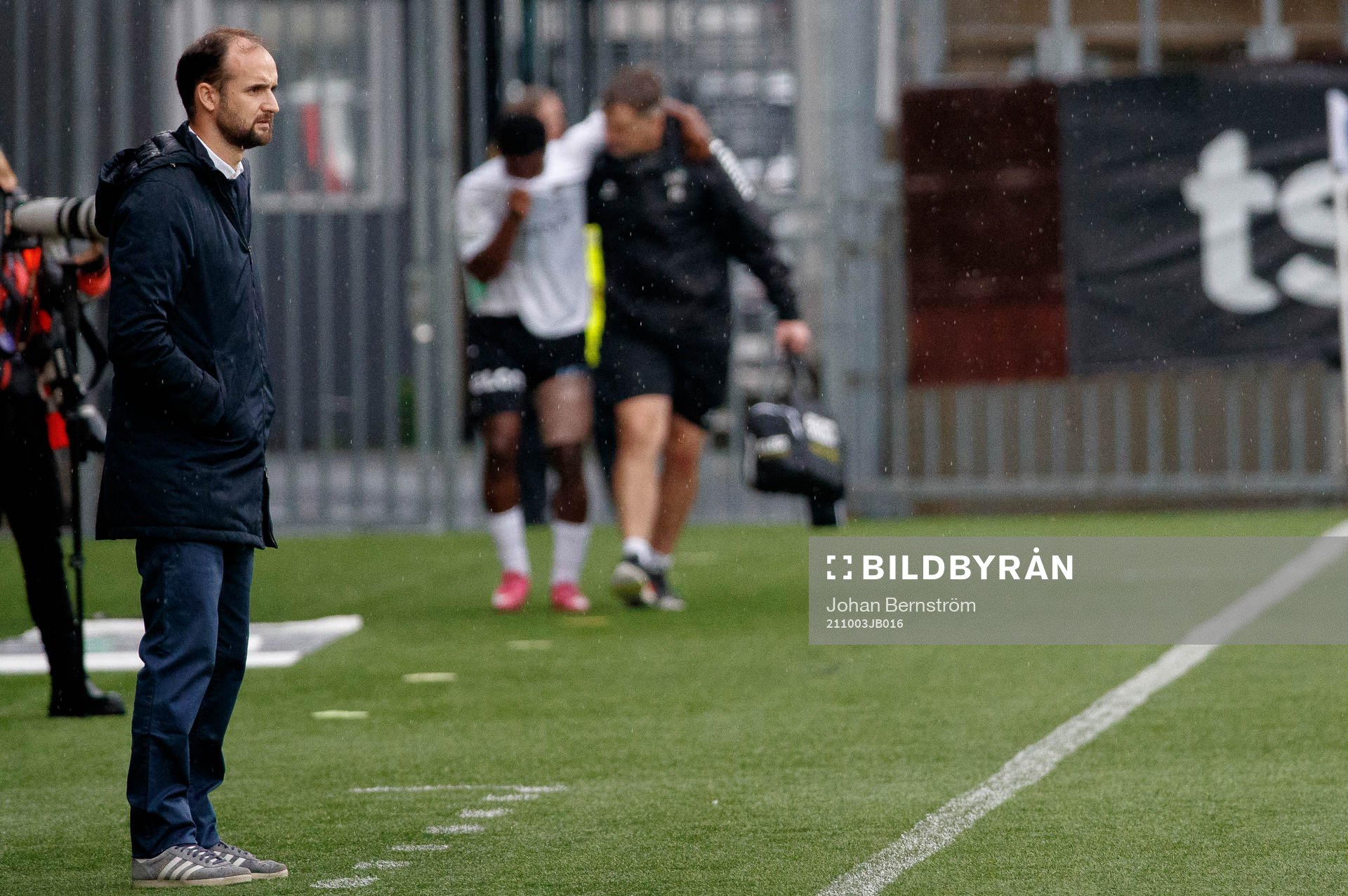 Örebros tränare Vitor Gazimba deppar