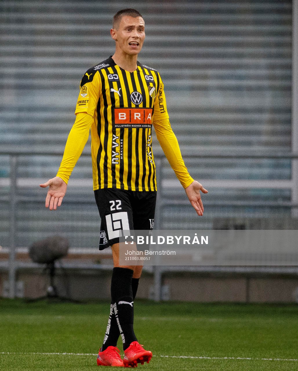 Häckens Tobias Carlsson reagerar