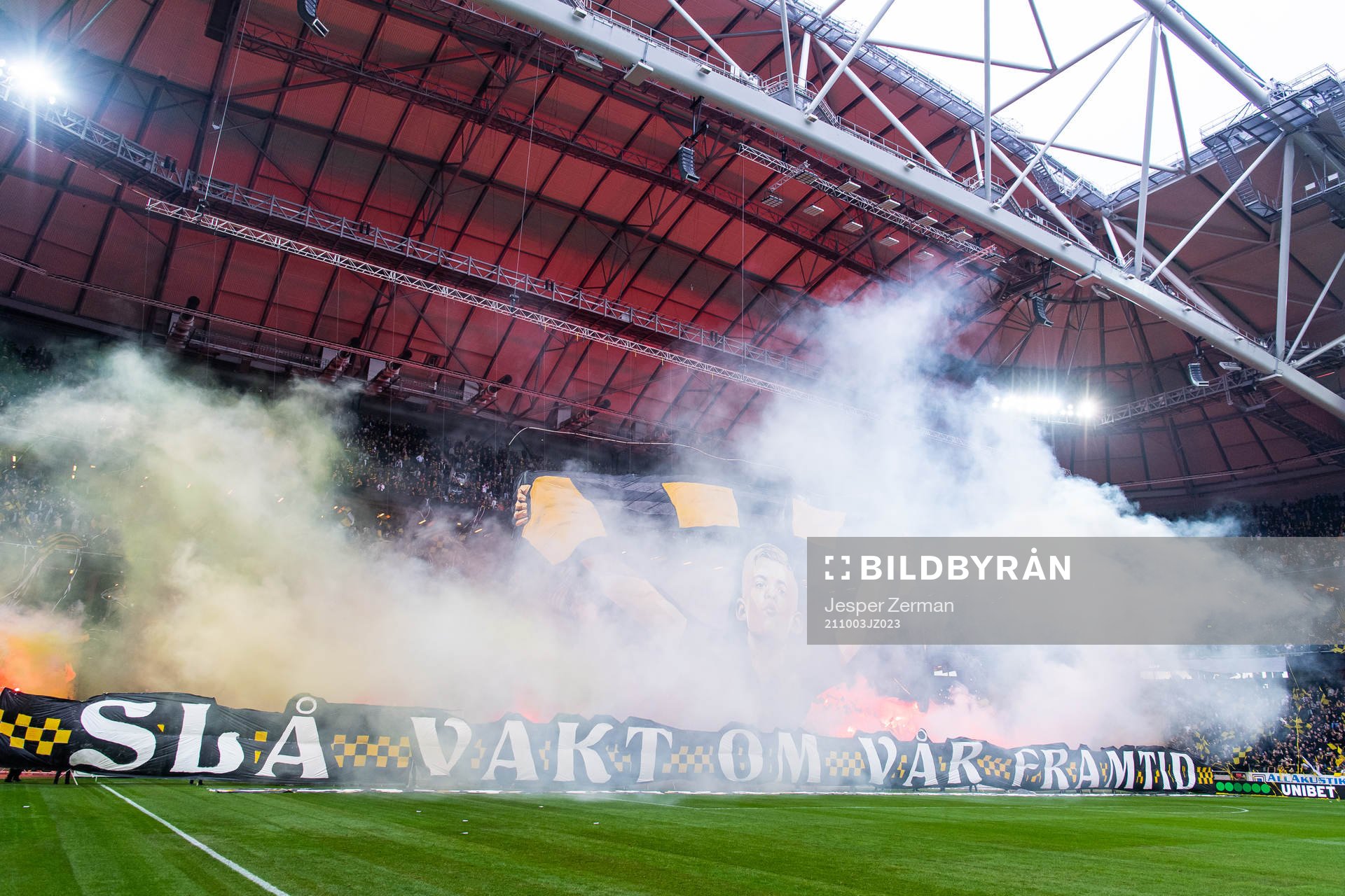 s supportrar med ett tifo