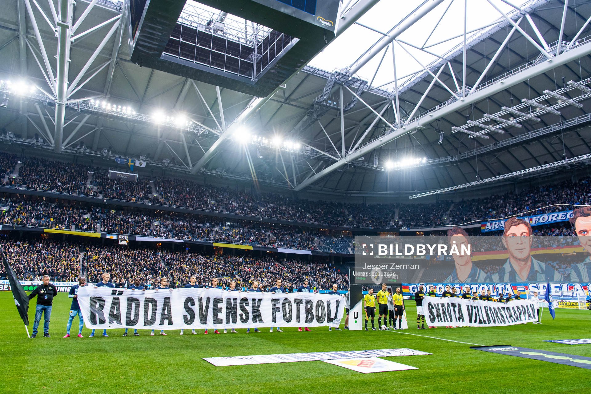 s spelare med banderoller i protest mot villkorstrappan