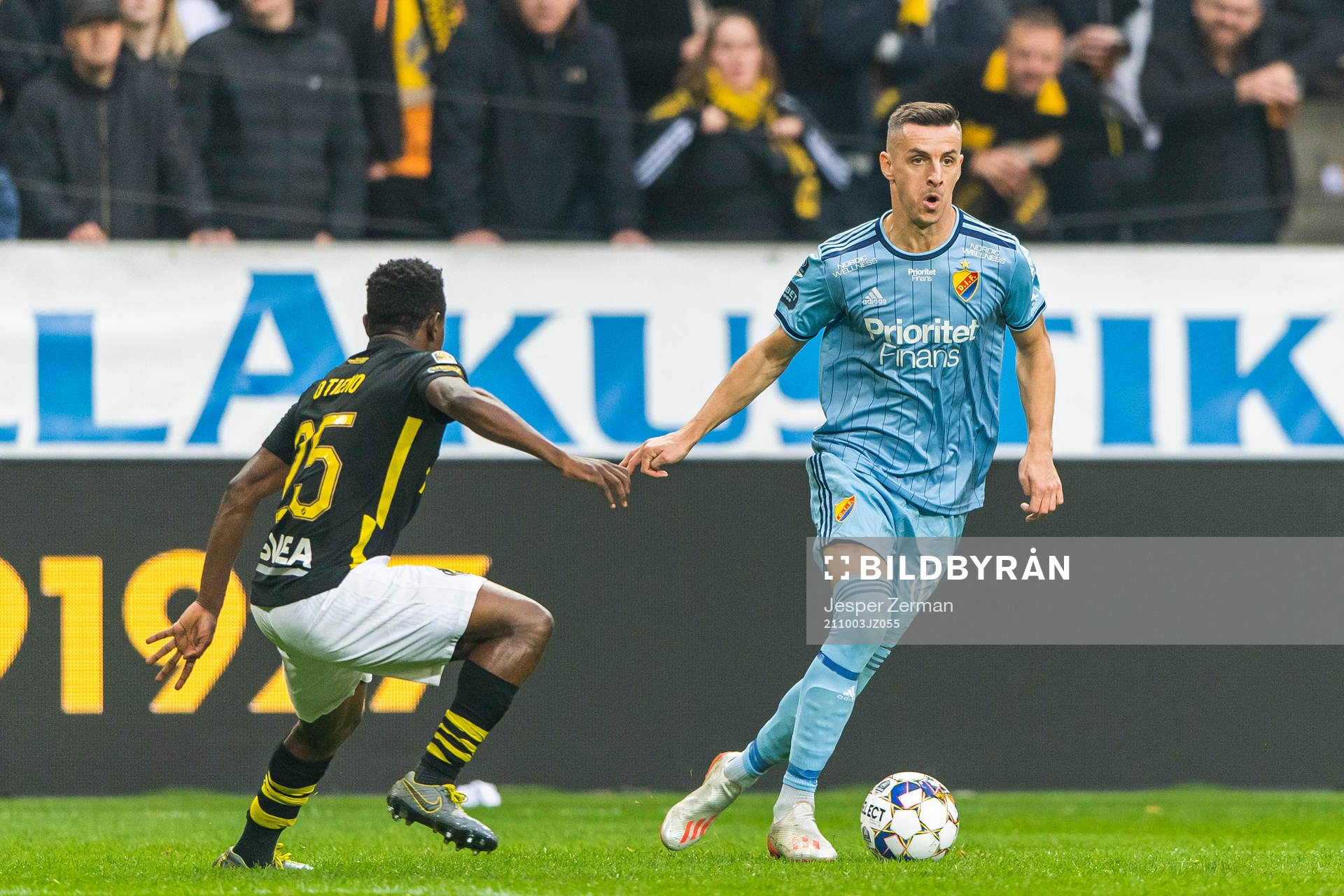 s Erick Otieno och Djurgårdens Haris Radetinac