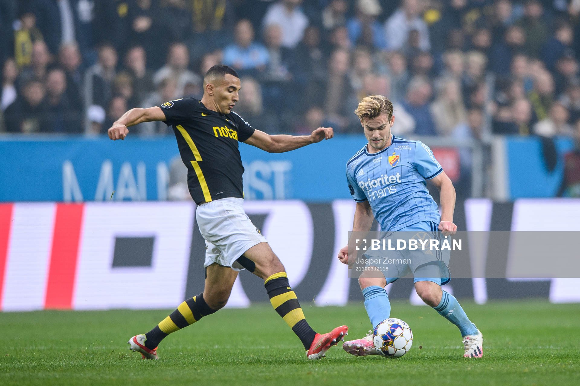 s Nabil Bahoui och Djurgårdens Hampus Finndell