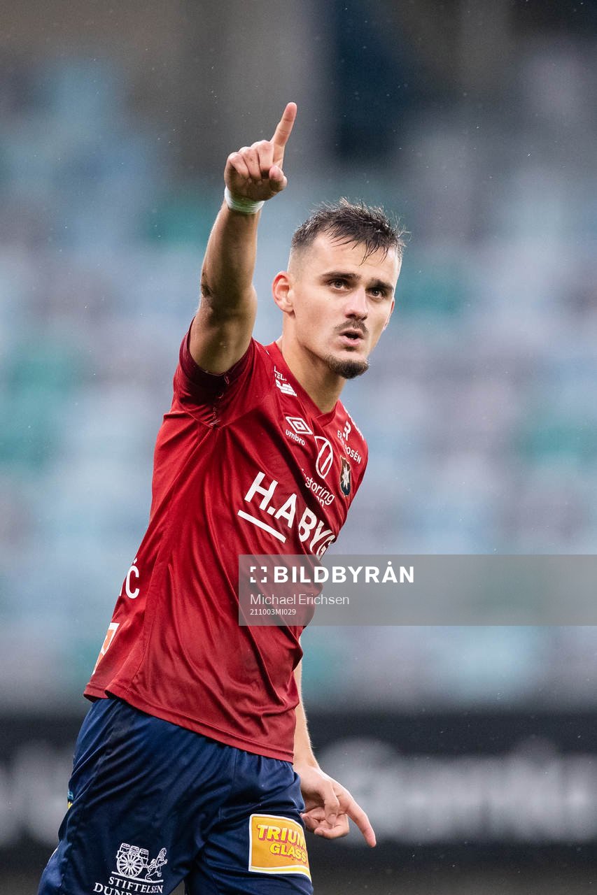 Örgrytes Ajdin Zeljkovic jublar