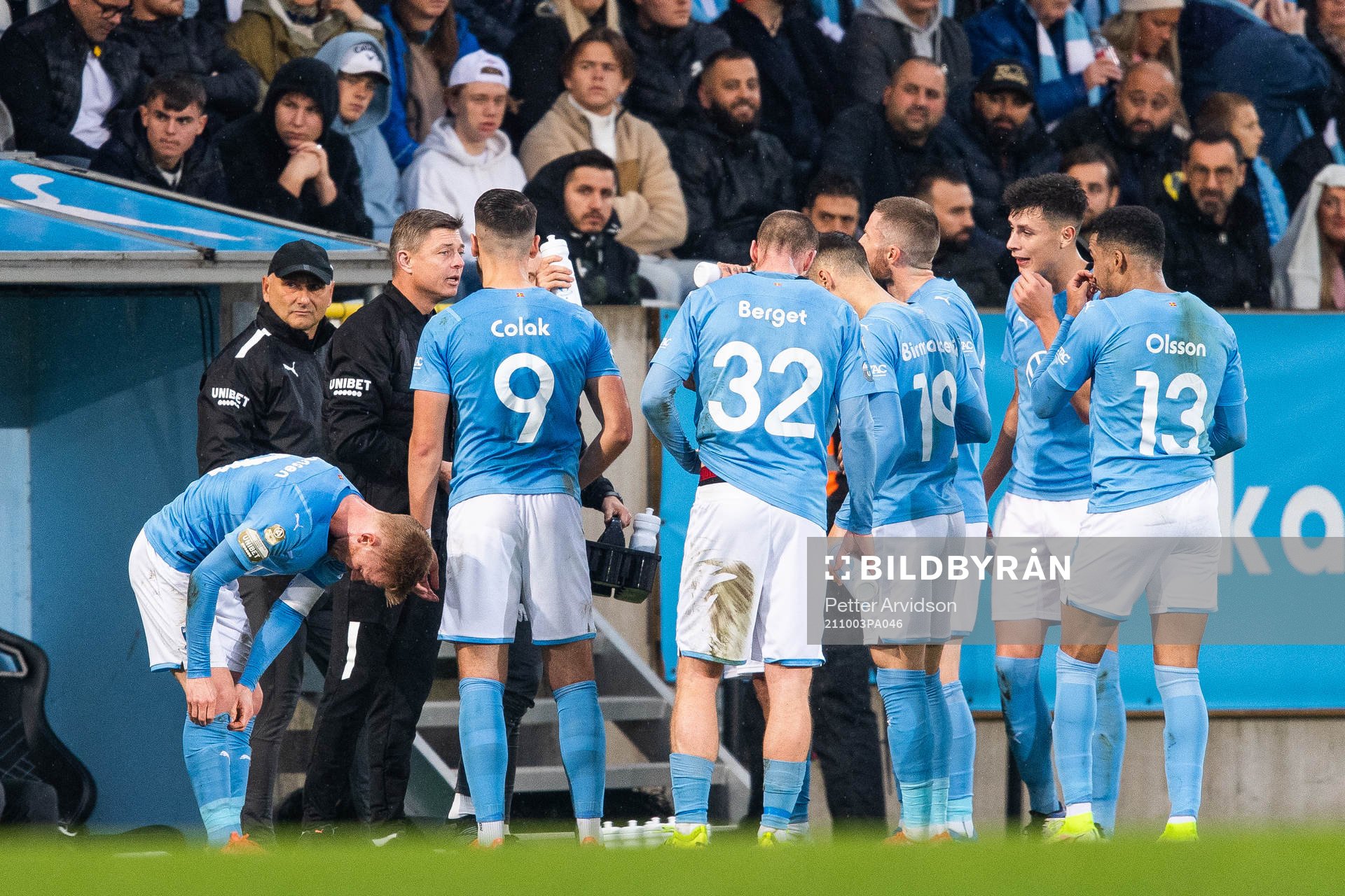 Malmö FFs huvudtränare Jon Dahl Tomasson pratar med