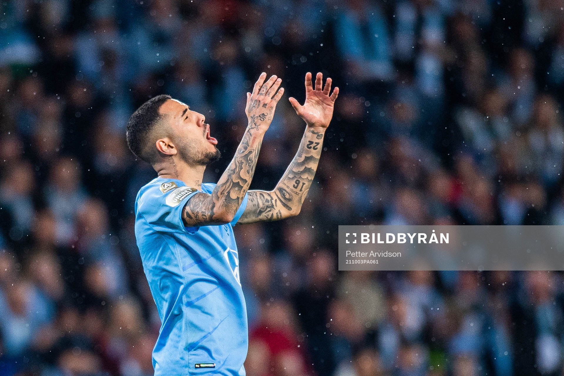 Malmö FFs Sergio Pena deppar