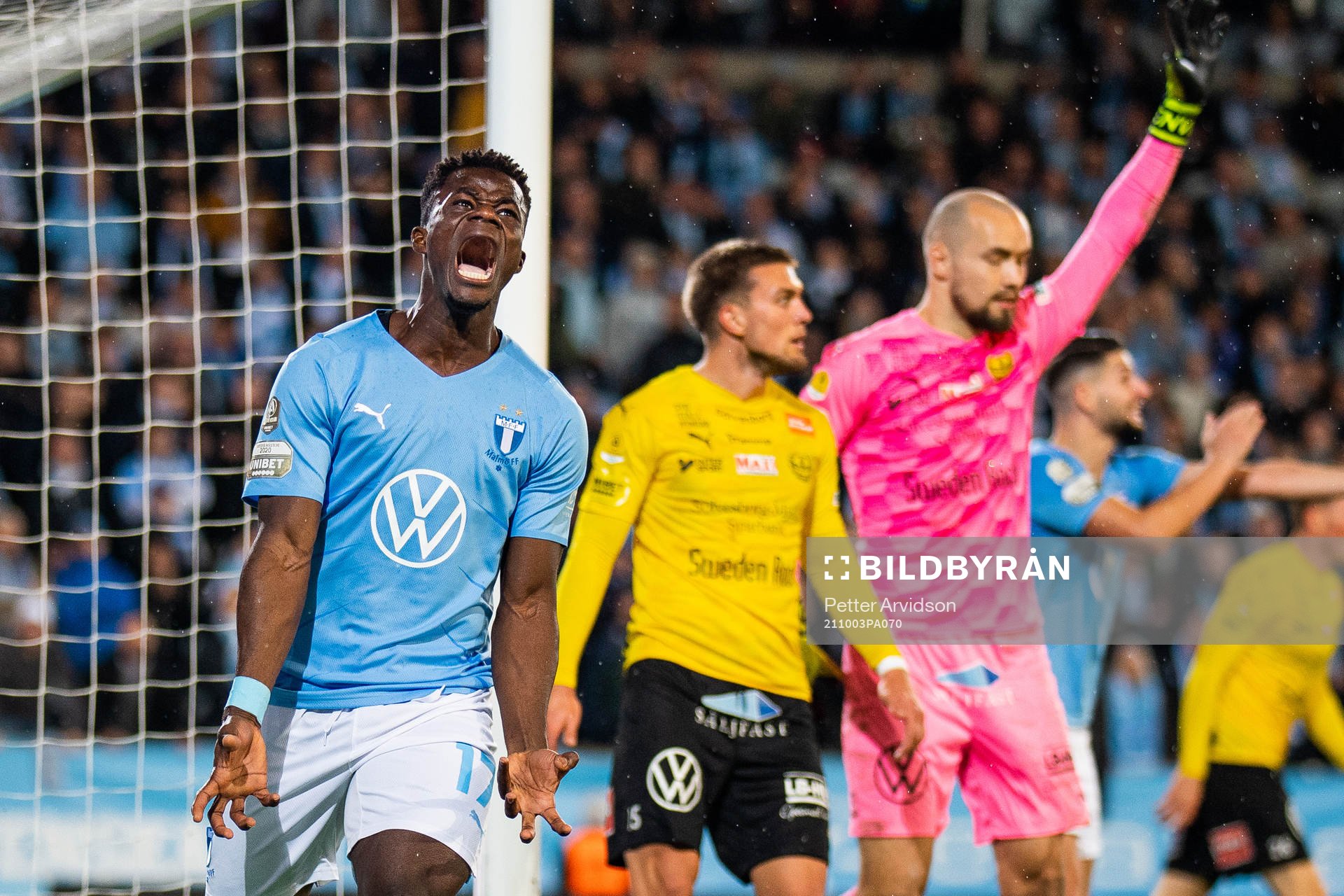 Malmö FFs Malik Abubakari deppar
